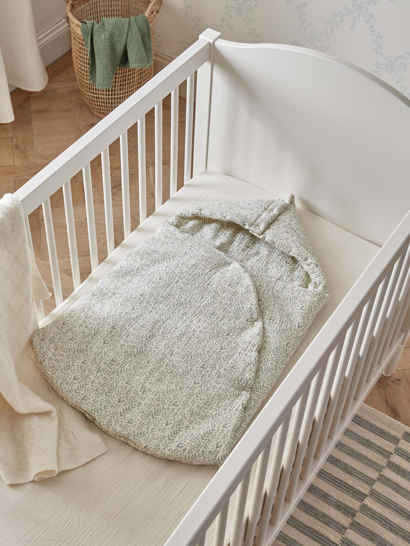 Cotton gauze angel's nest