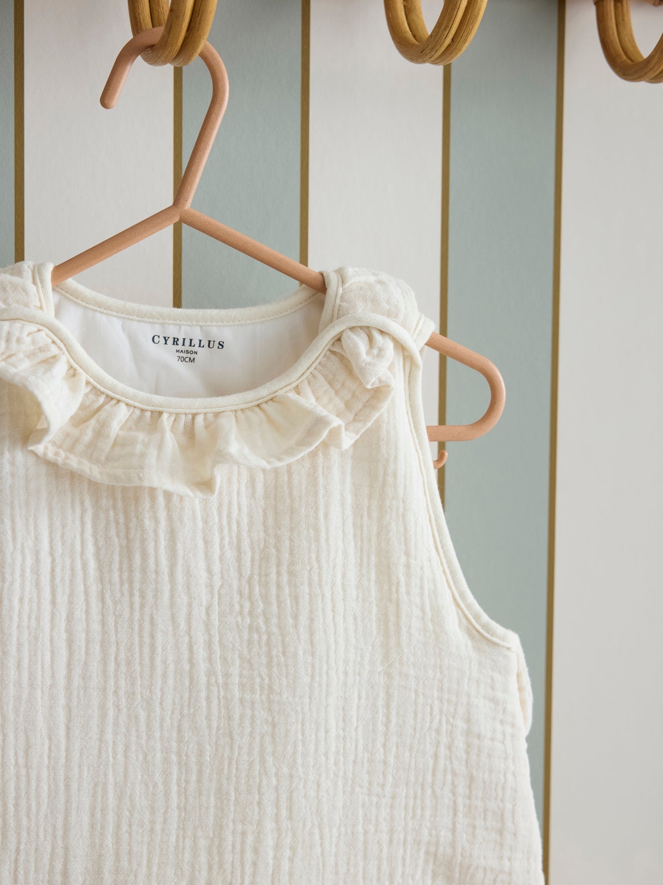 Sleepsack with a frilly neckline in organic cotton gauze - TOG 3