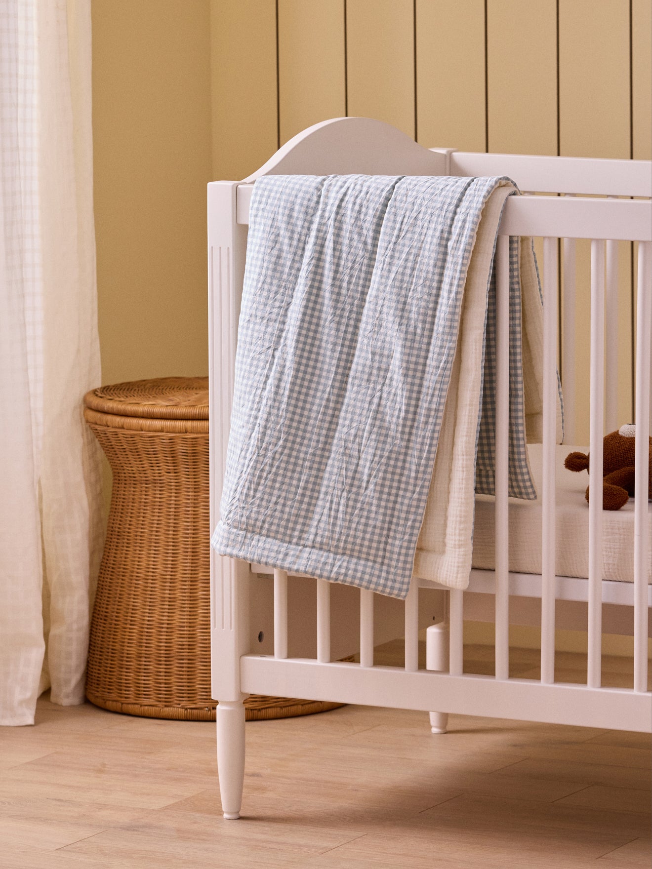 Small cotton gauze baby blanket