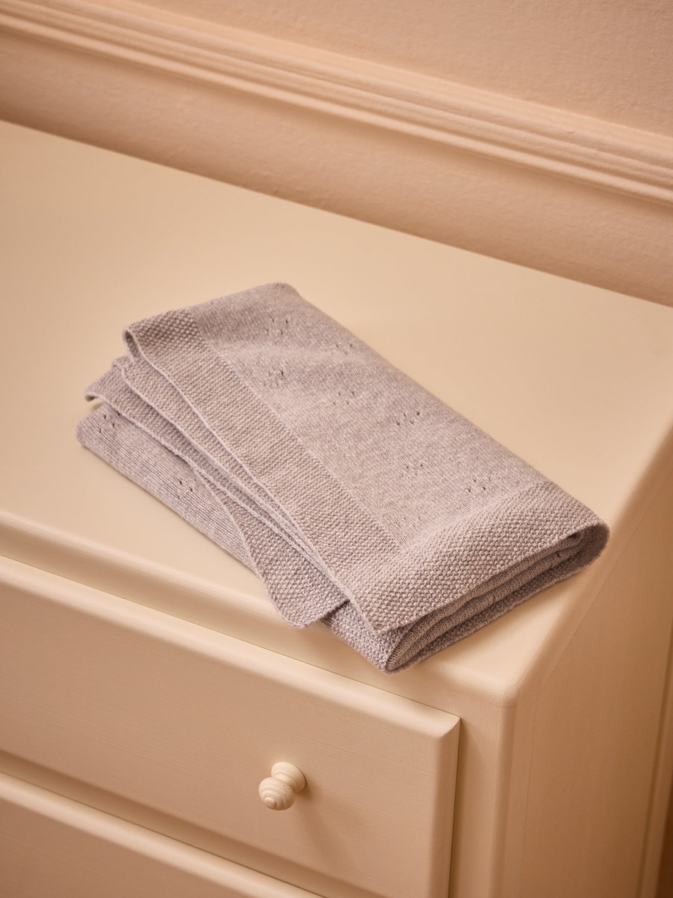 Baby's pointelle lambswool blanket