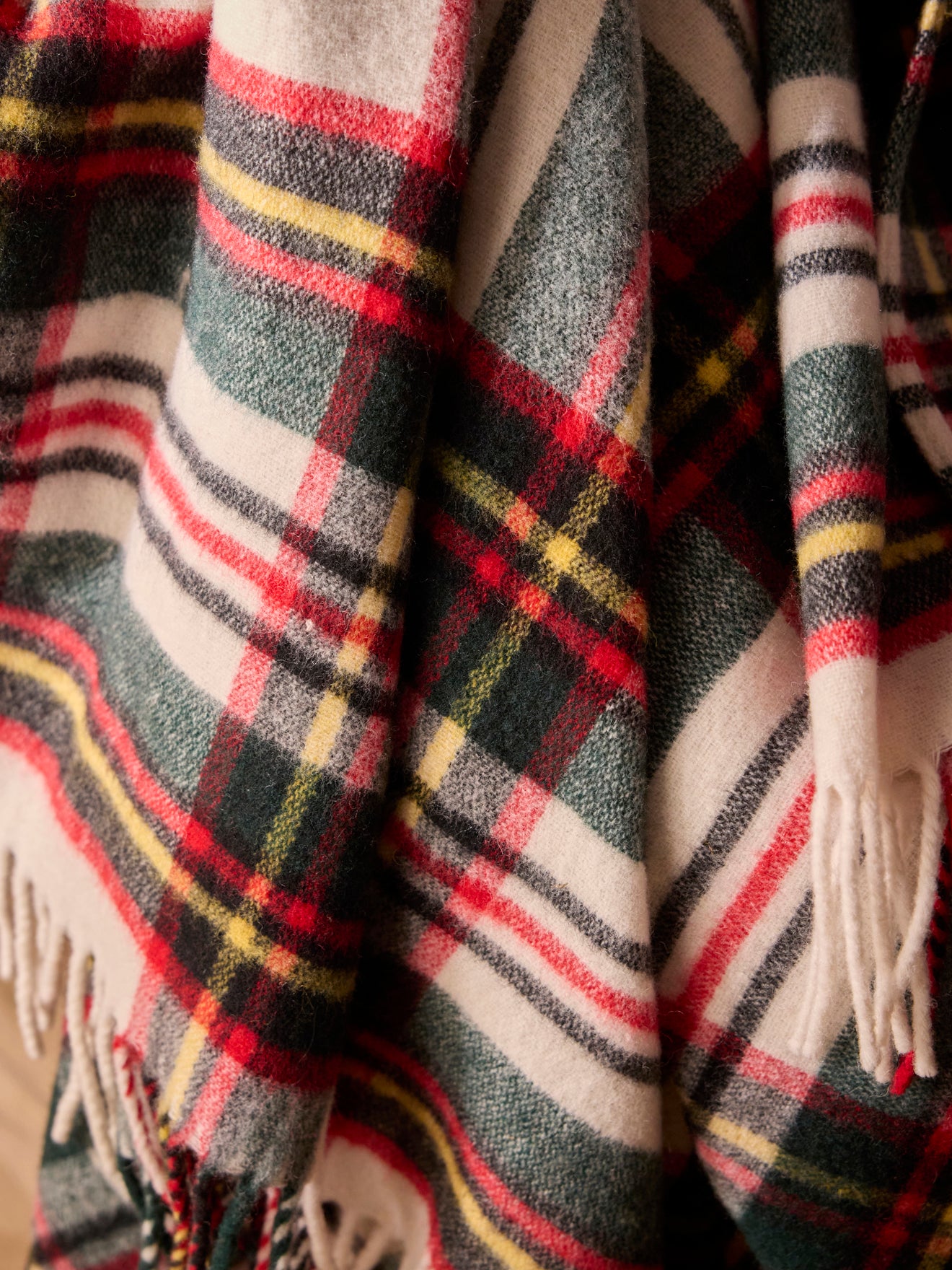 Wool-rich check blanket