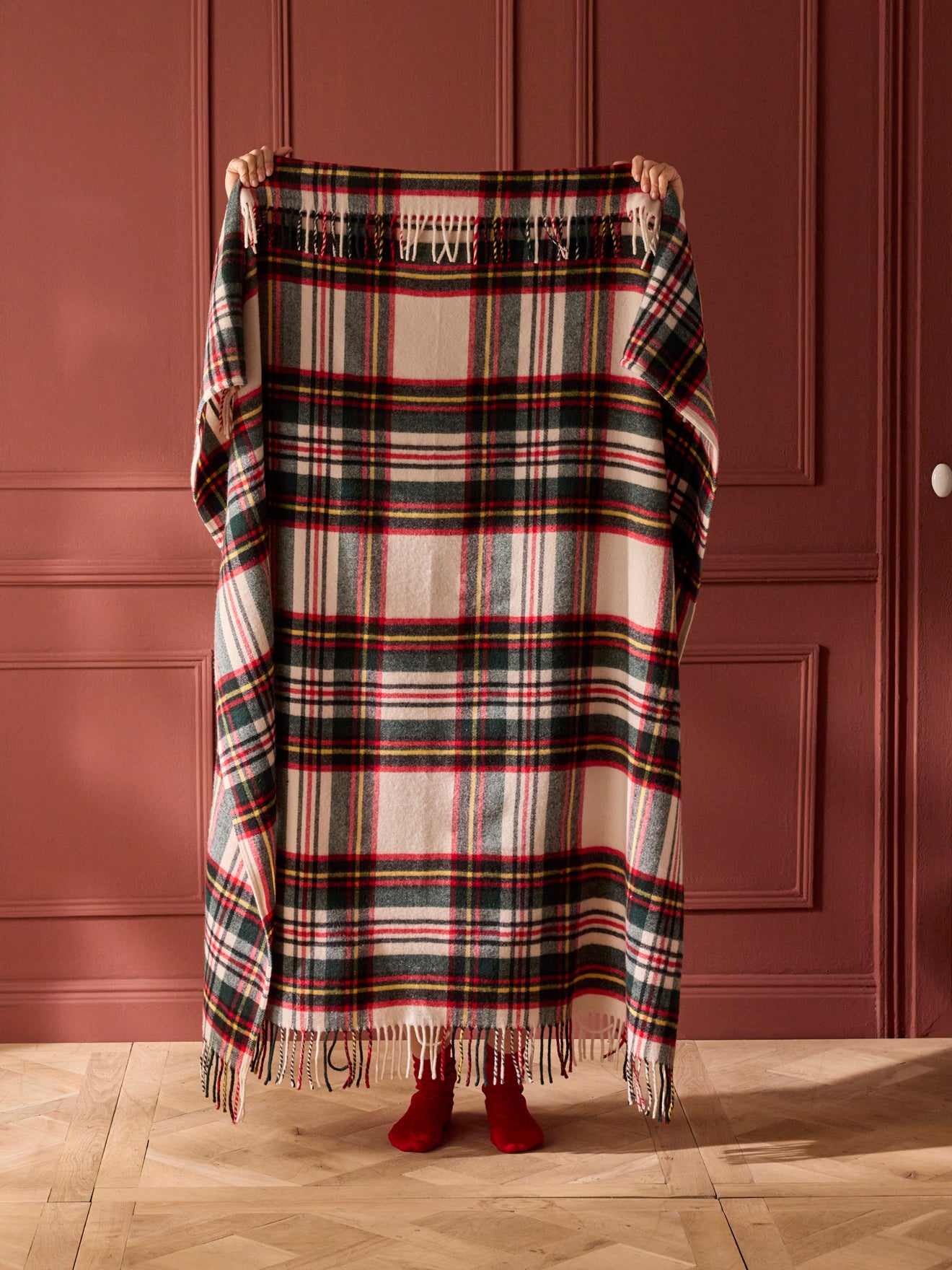 Wool-rich check blanket