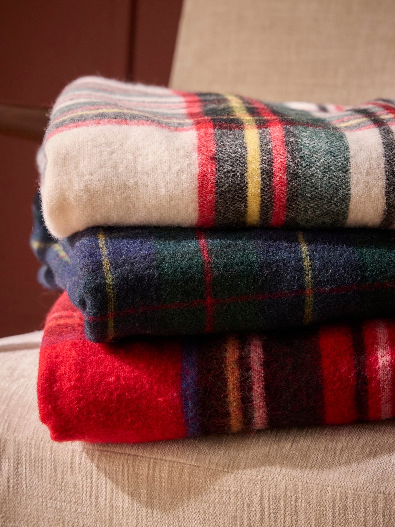 Wool-rich check blanket