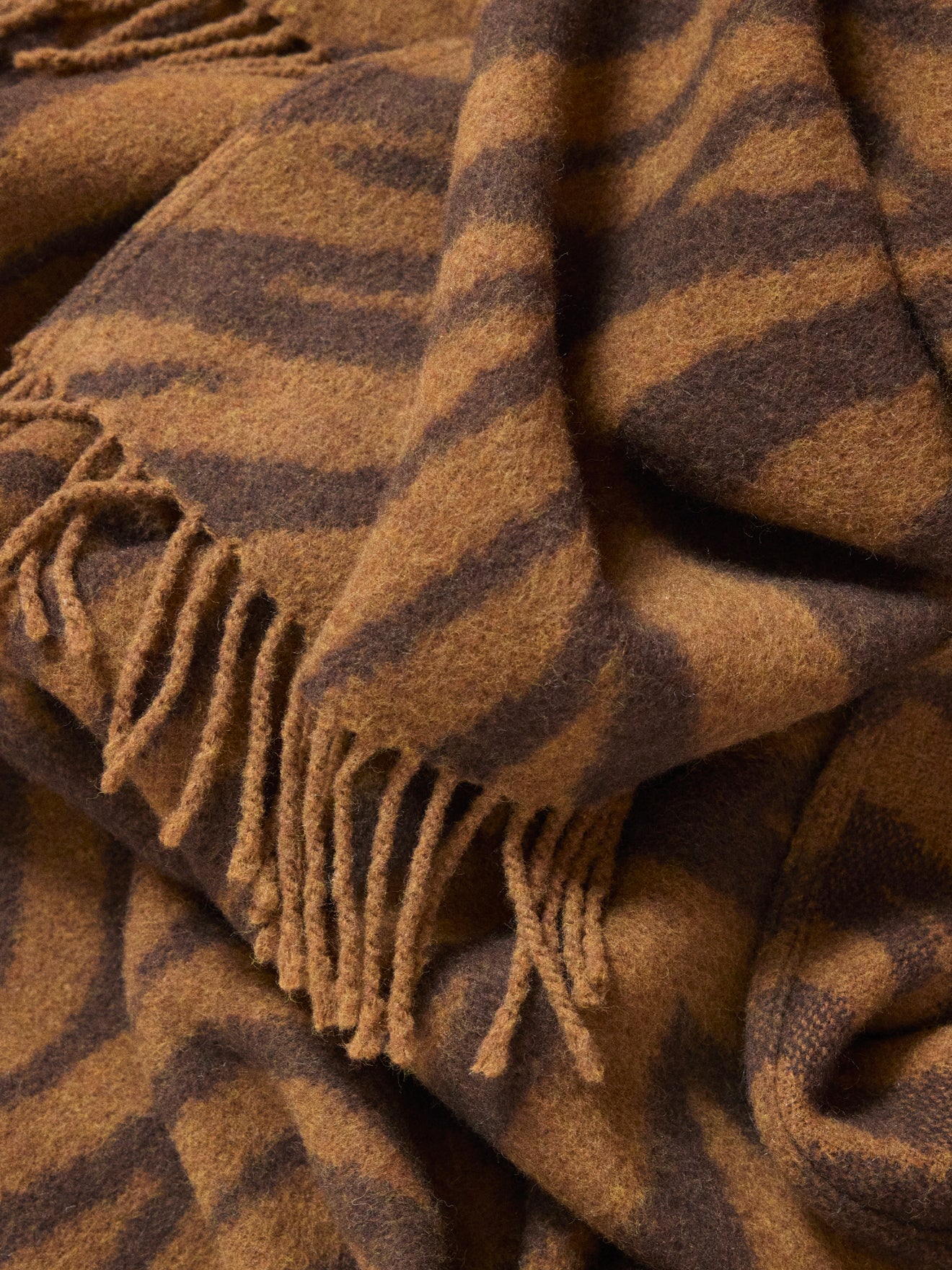 Wool-rich zebra throw blanket