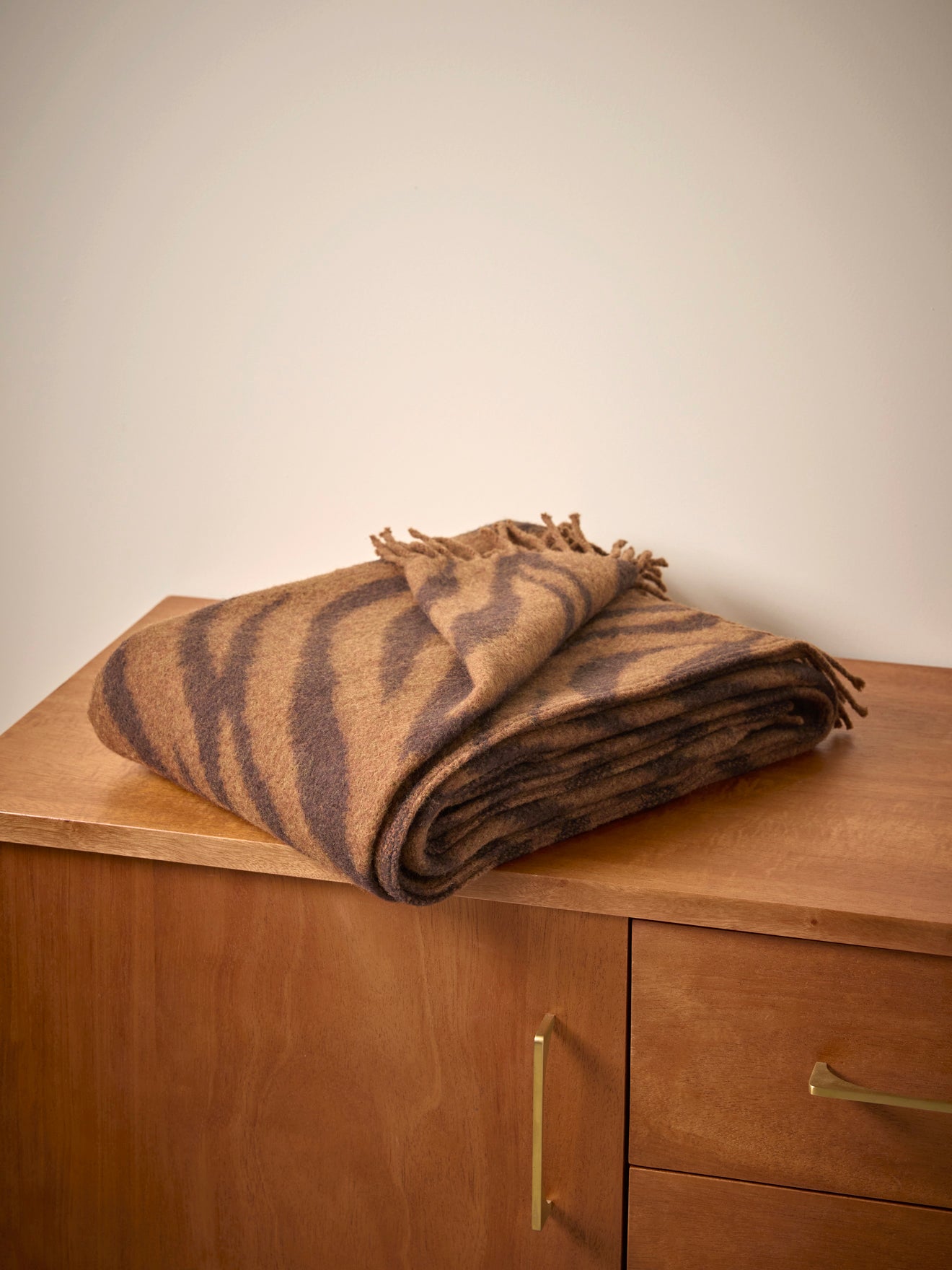 Wool-rich zebra throw blanket