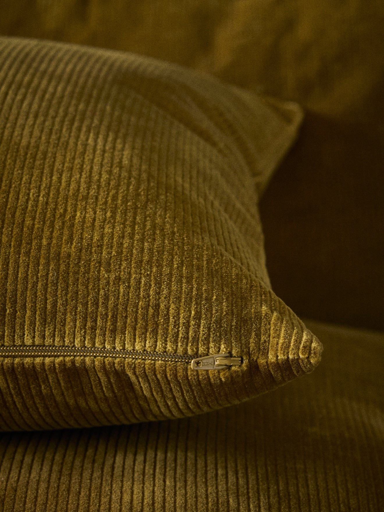 Housse de coussin en velours côtelé