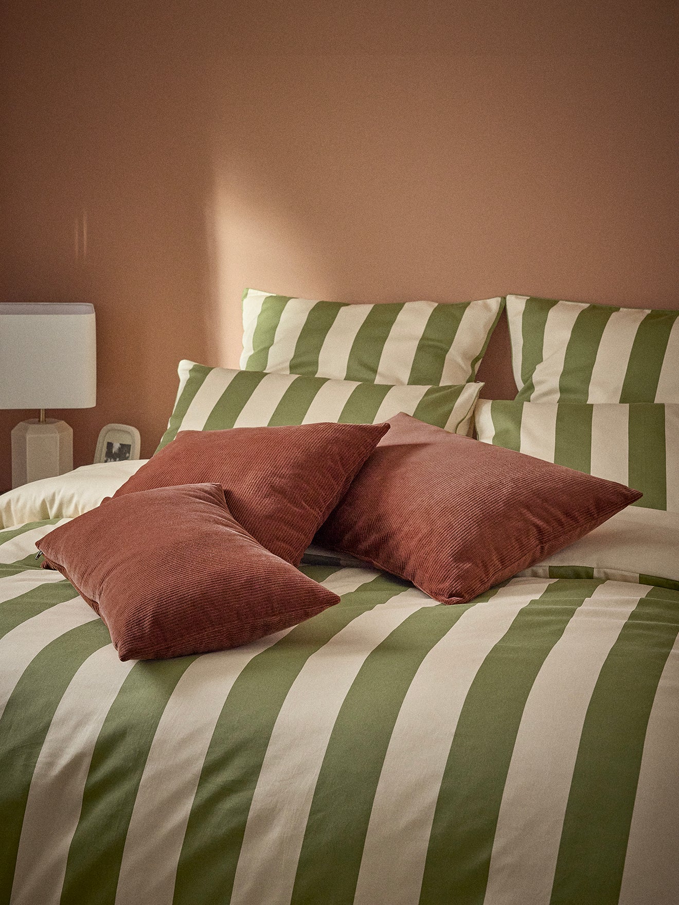 Housse de coussin en velours côtelé