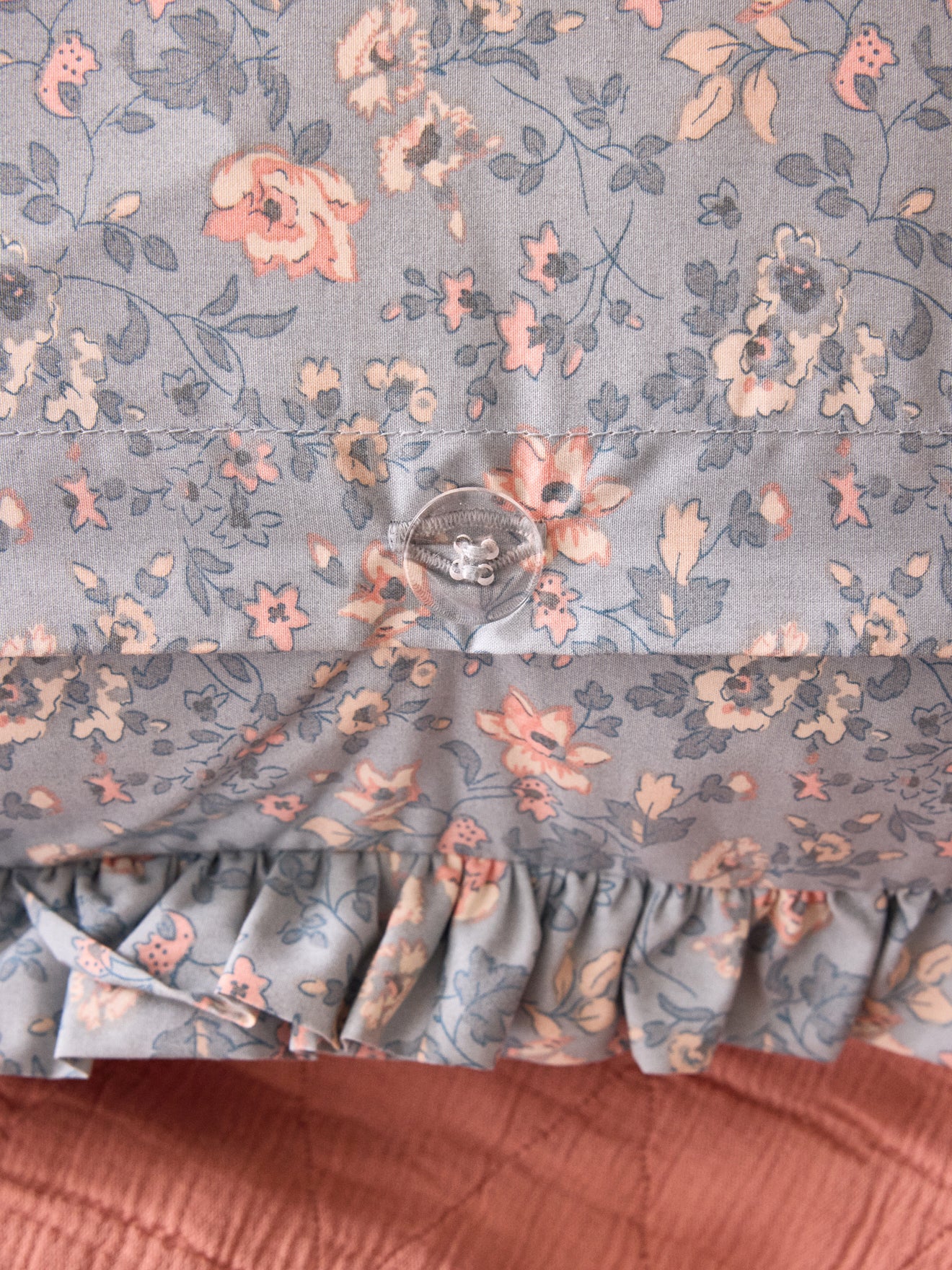 Cushion with Amour embroidery