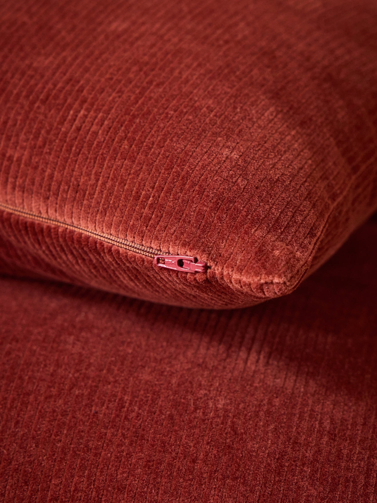 Housse de coussin en velours côtelé