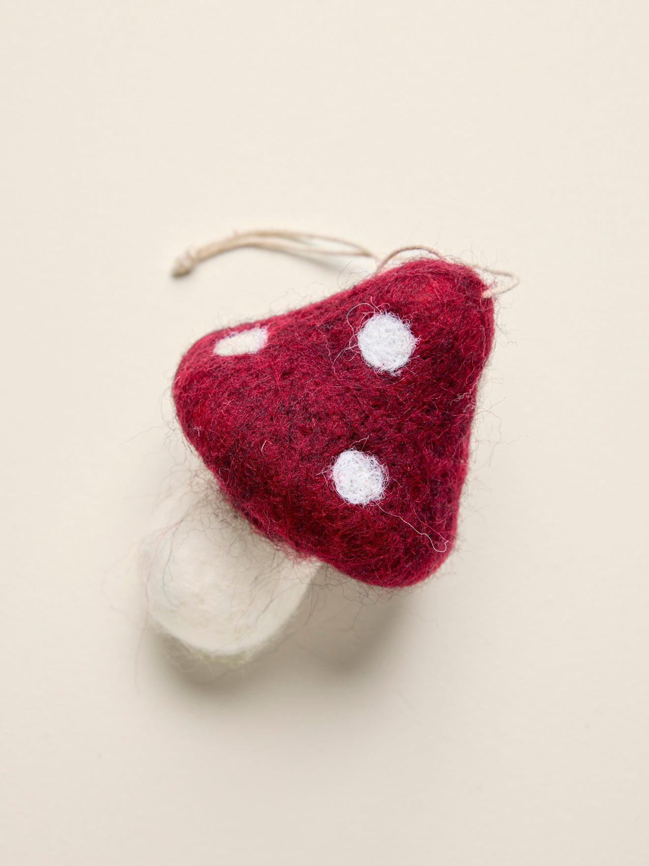 Pack of 4 felt mushrooms for hanging