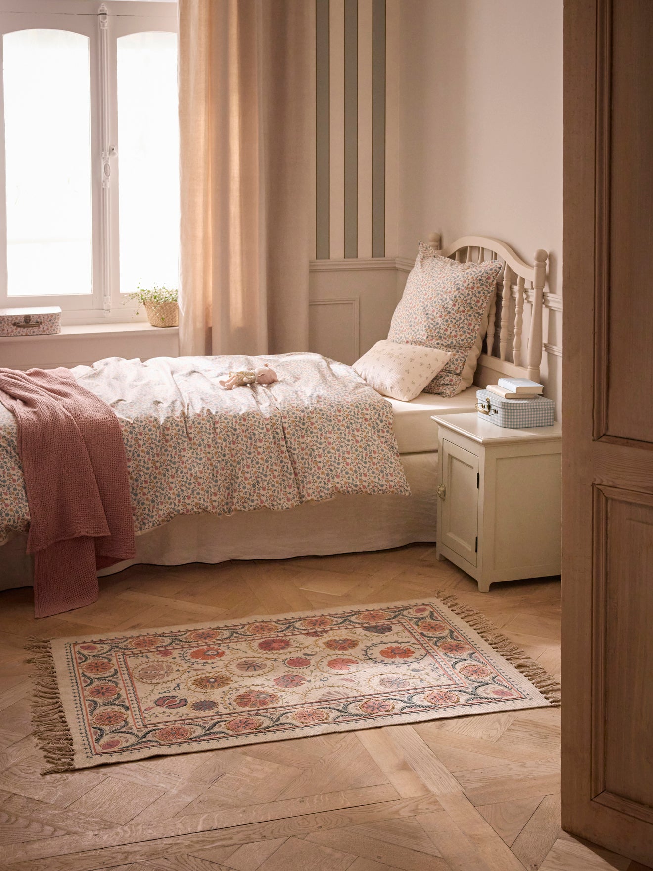 Embroidered cotton rug Flore - XL