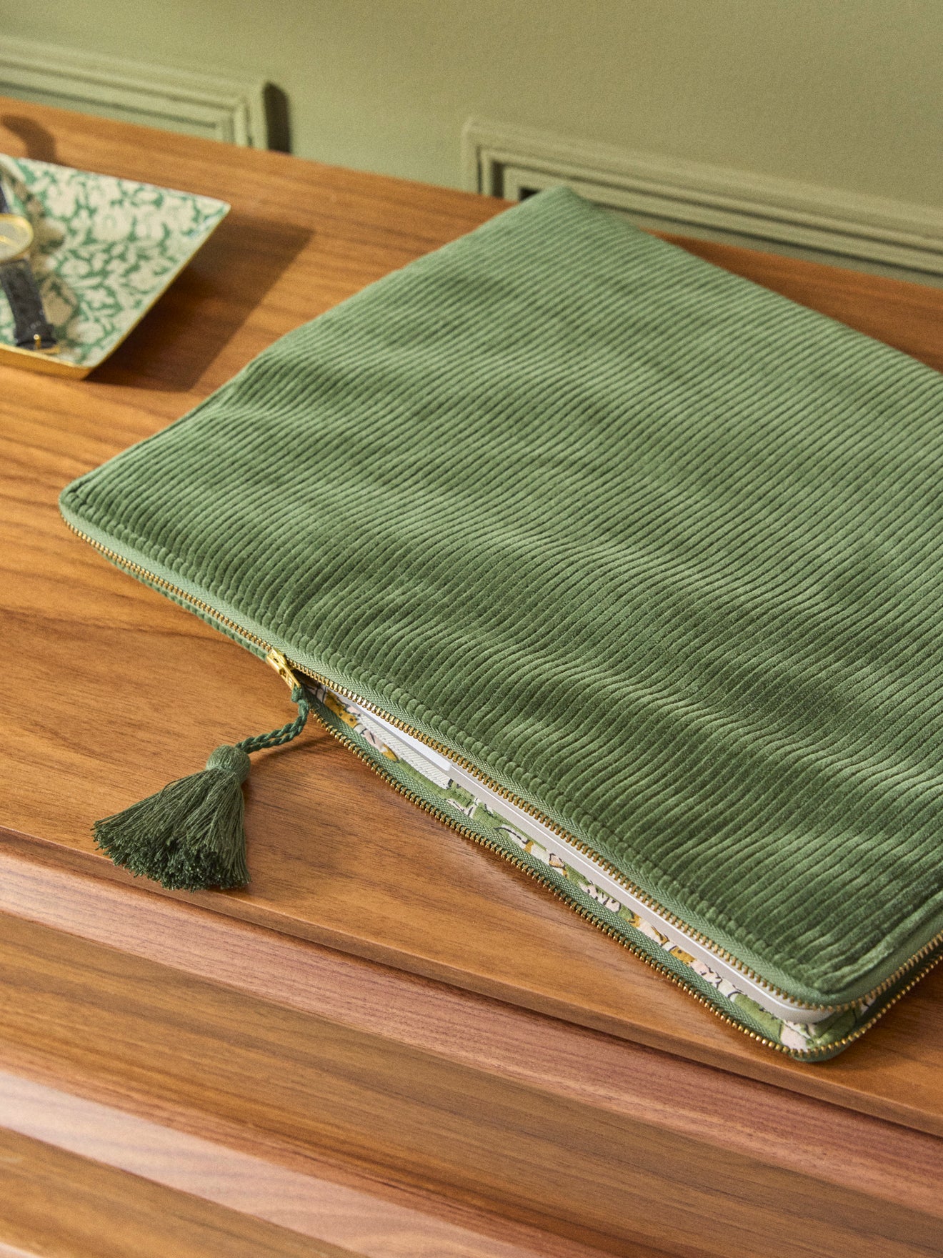 Pochette ordinateur en velours côtelé