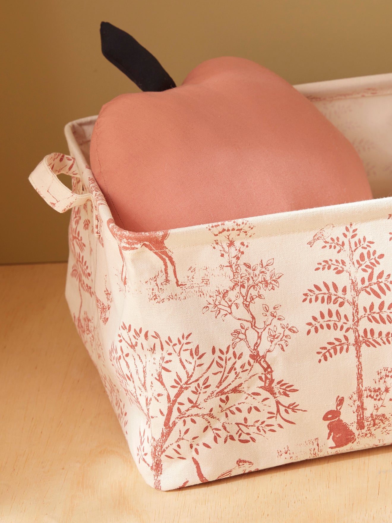 Rectangular storage bag with Toile de Jouy inspiration