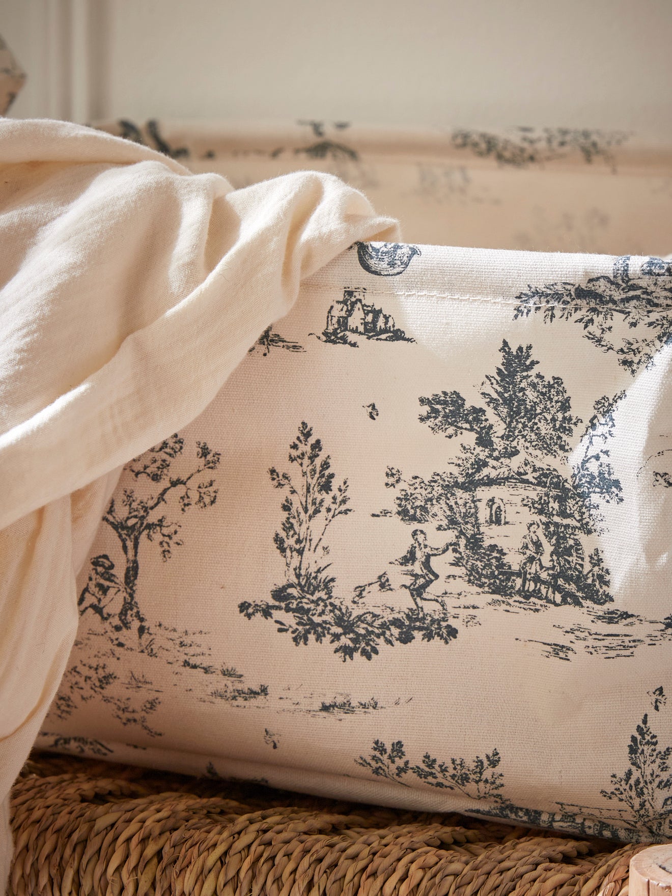 Small toile de Jouy inspired laundry bag