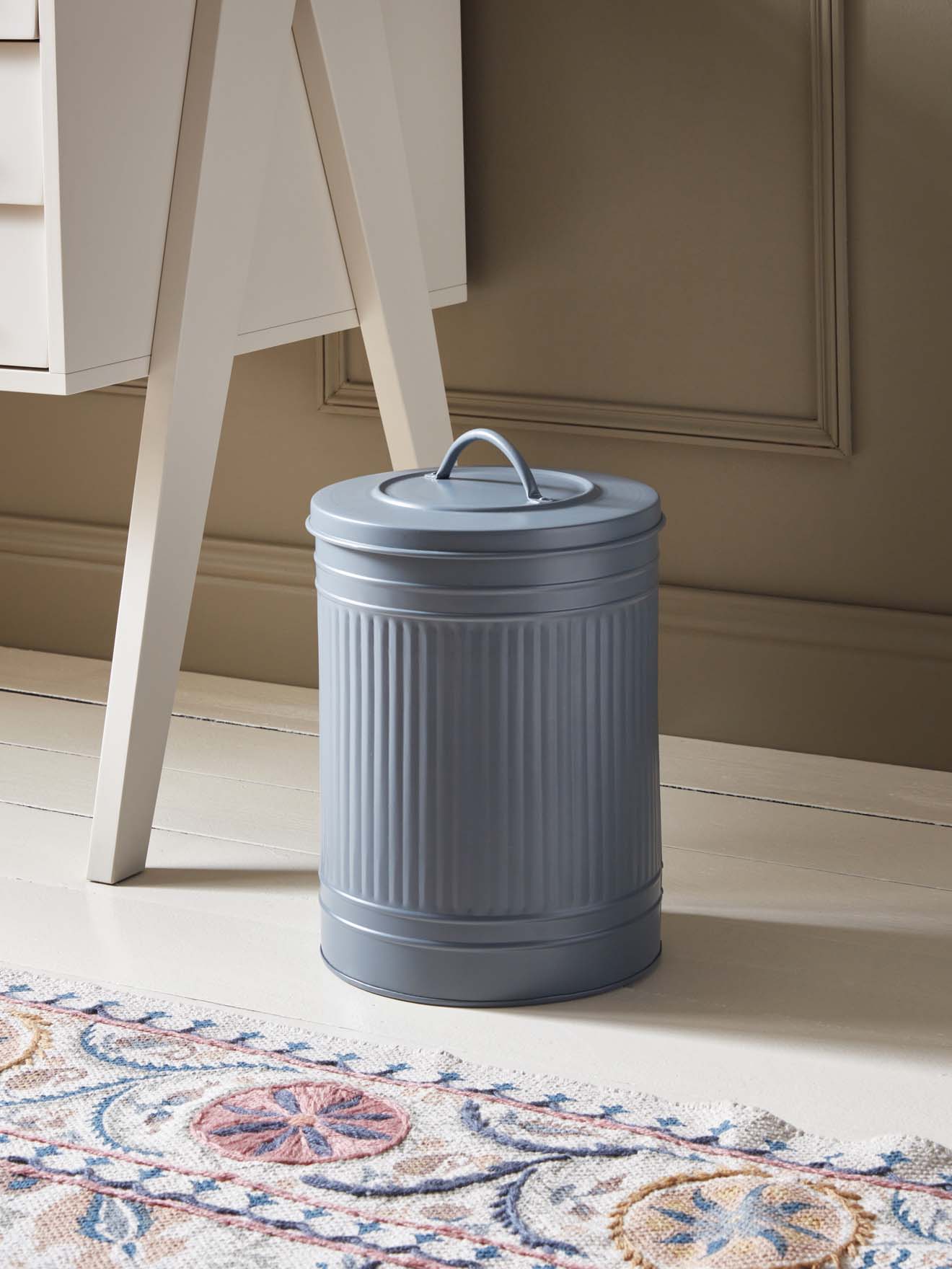Paper waste basket