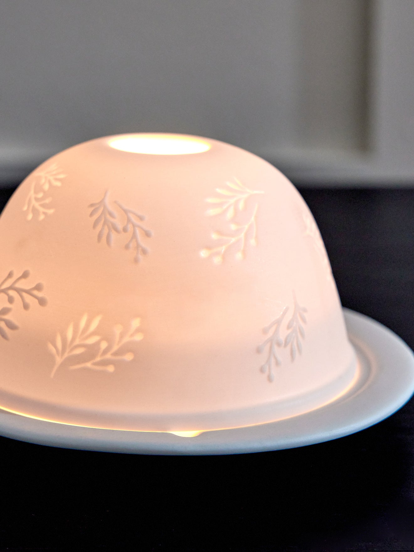 Ceramic dome photophore