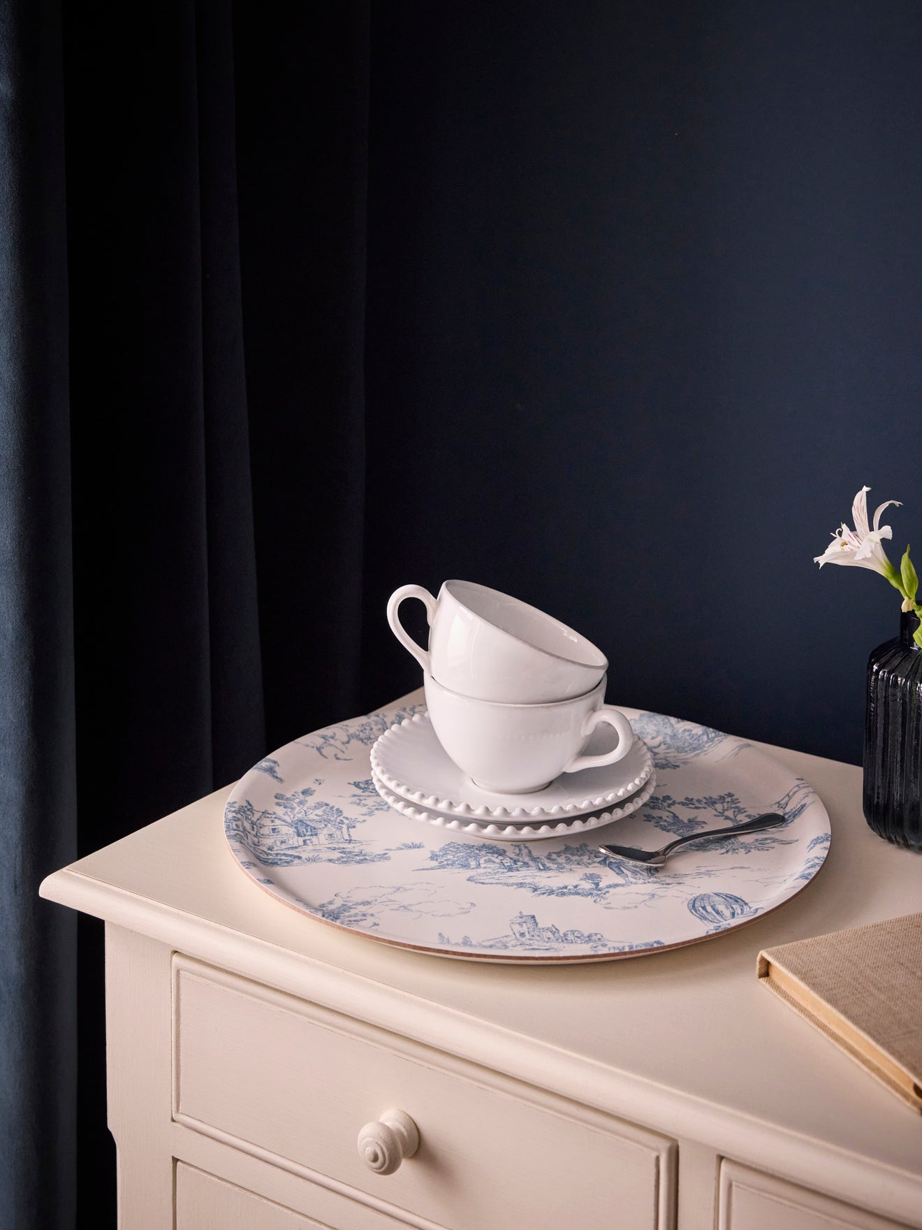 Round wooden "Esprit Jouy" plate