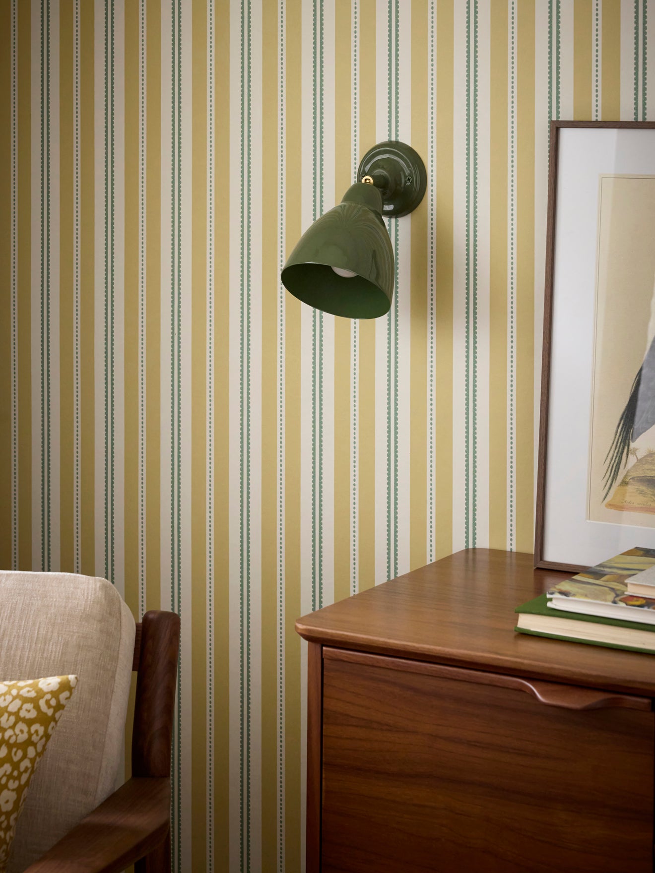 Auguste enameled metal wall lamp