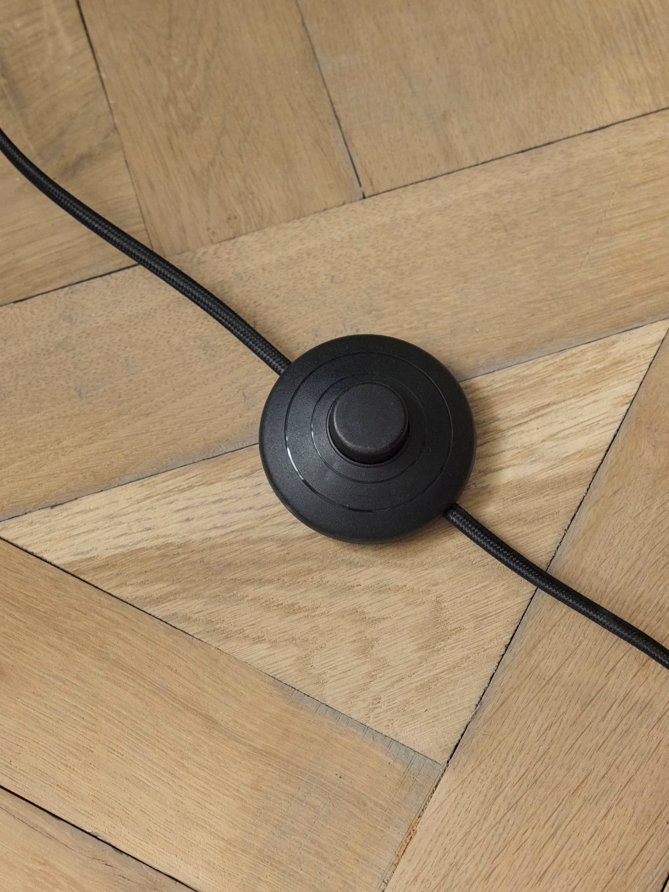 Floor lamp Arsene in metal and ribbed glass