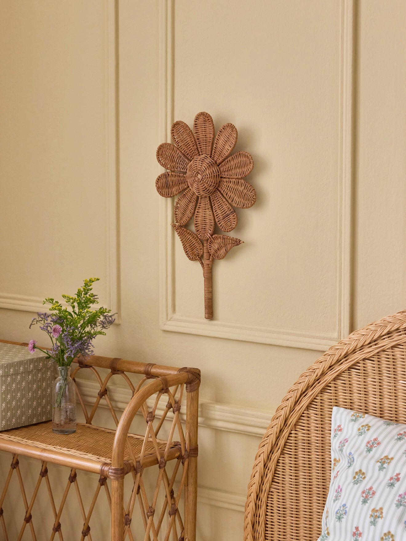 Woven wicker wall flower