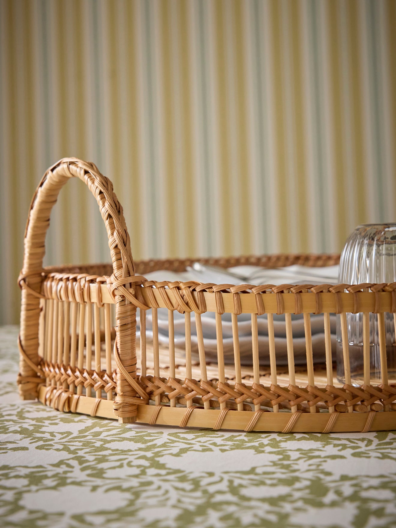 Round bamboo and wicker tray - large