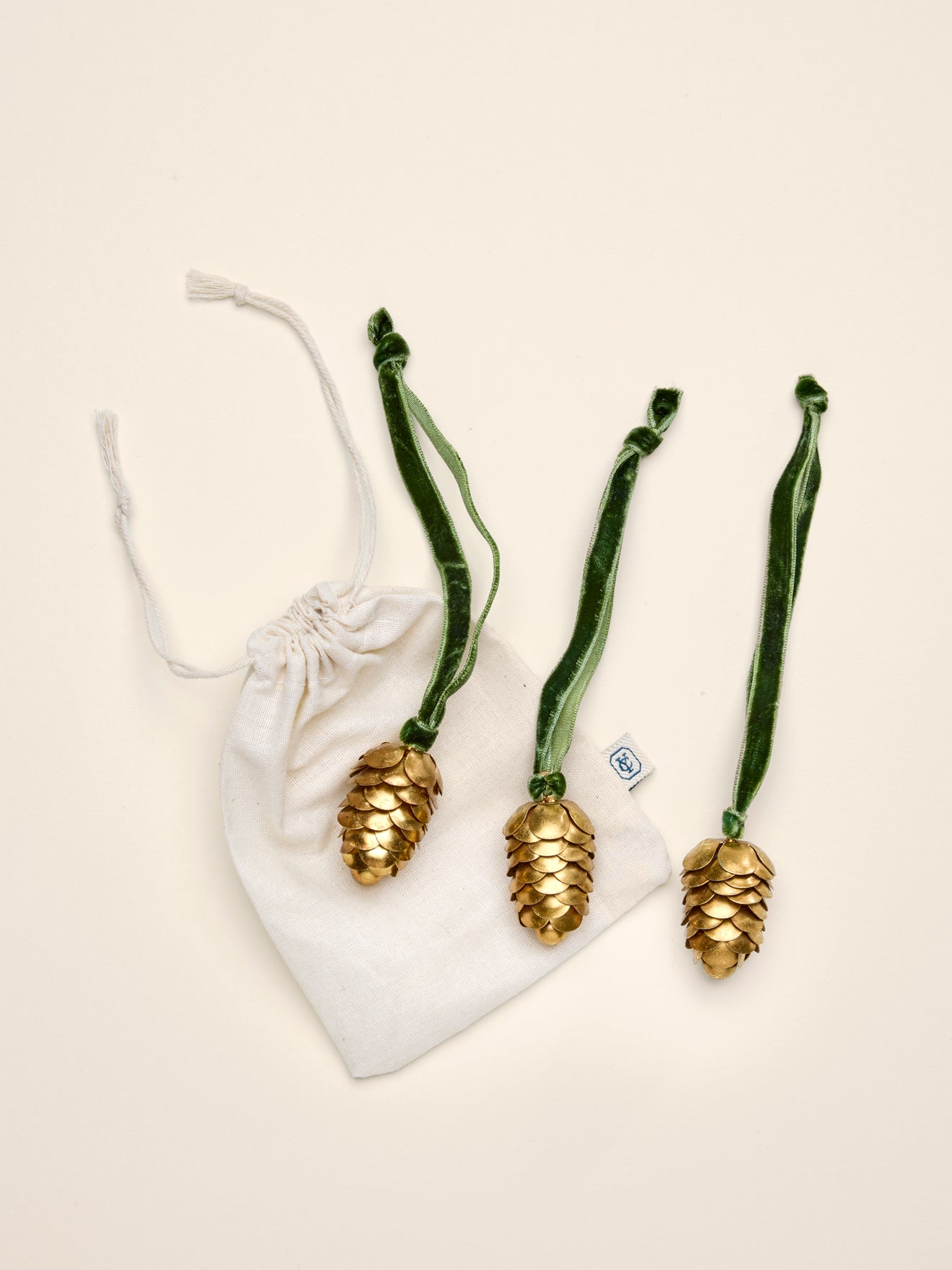 Pomme de pin à suspendre par lot de 3