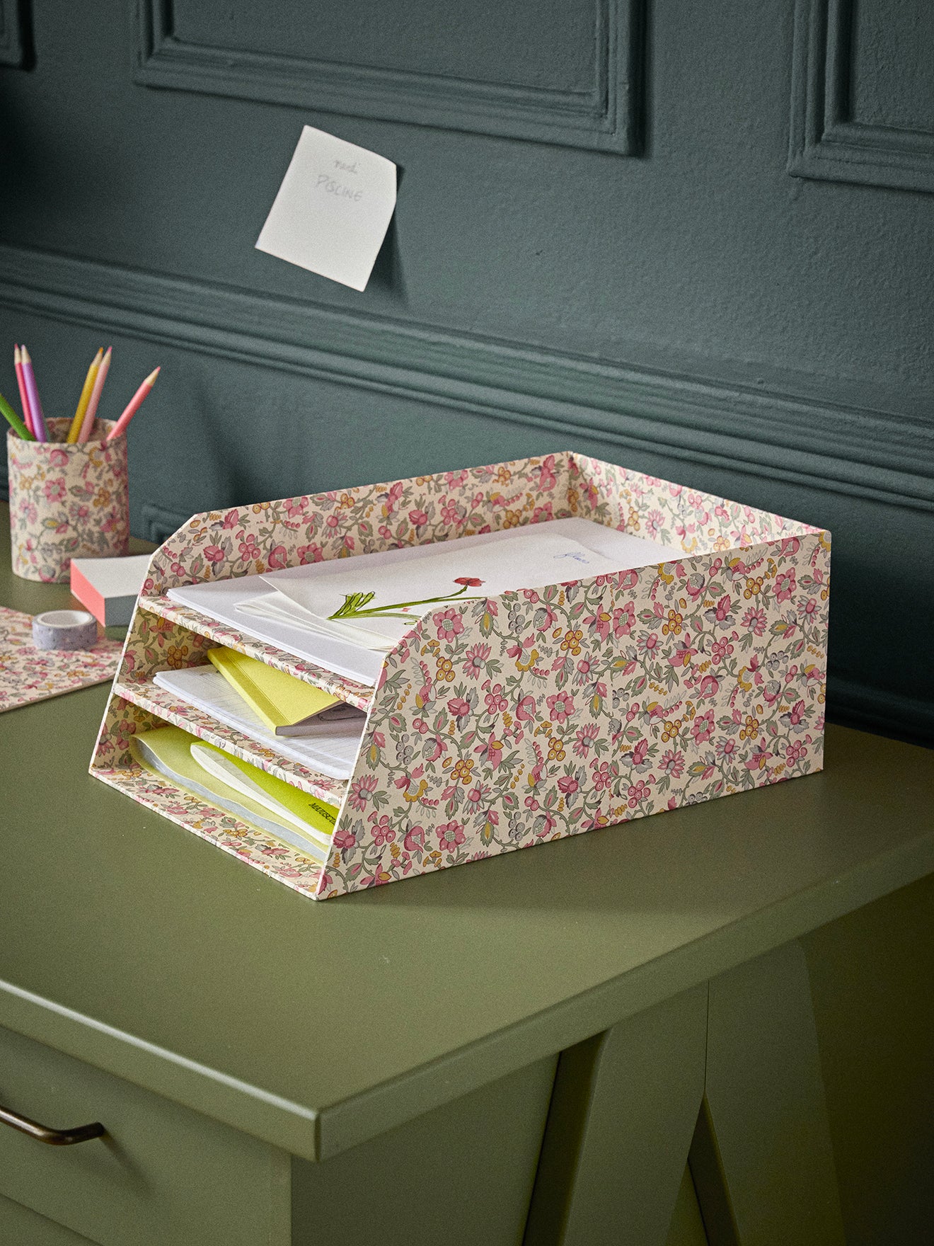 Printed paper mail basket