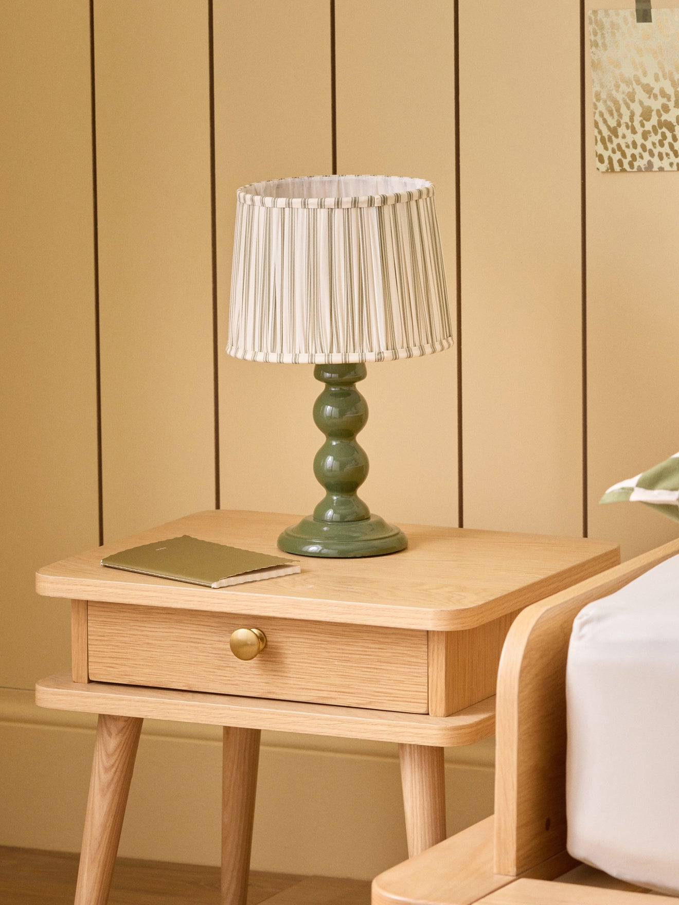 Pleated lamp shade with stripes - small