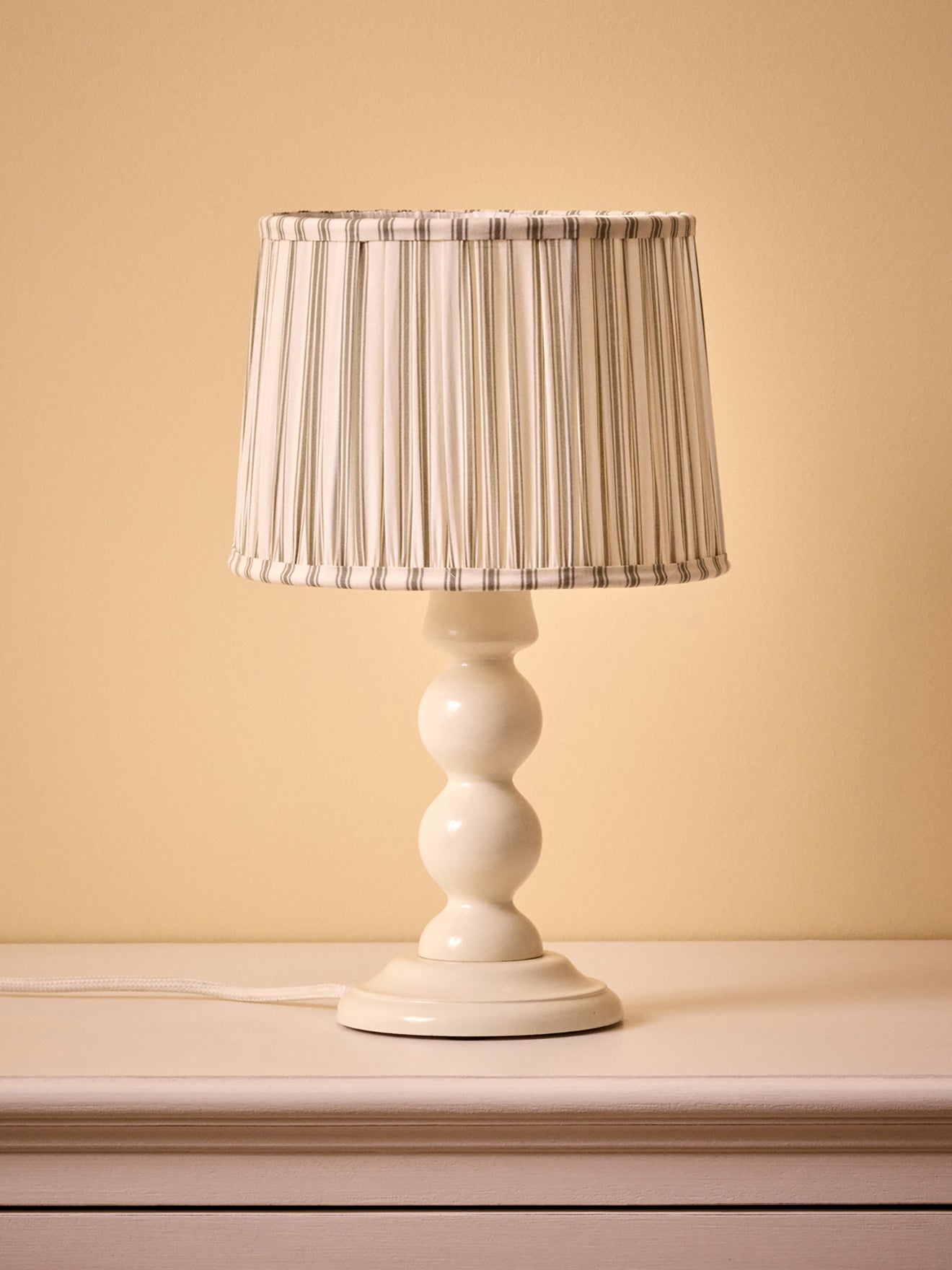 Pleated lamp shade with stripes - small