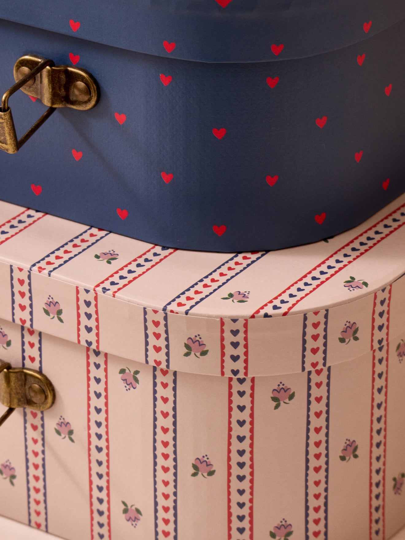 Set of two little suitcases