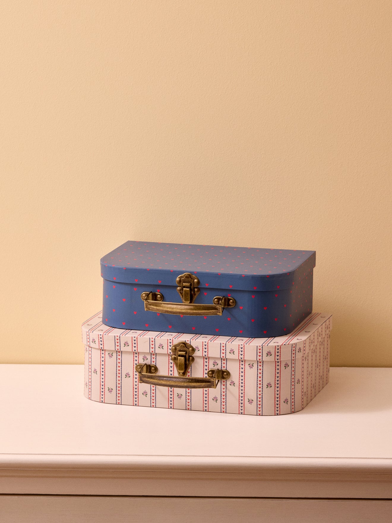 Set of two little suitcases