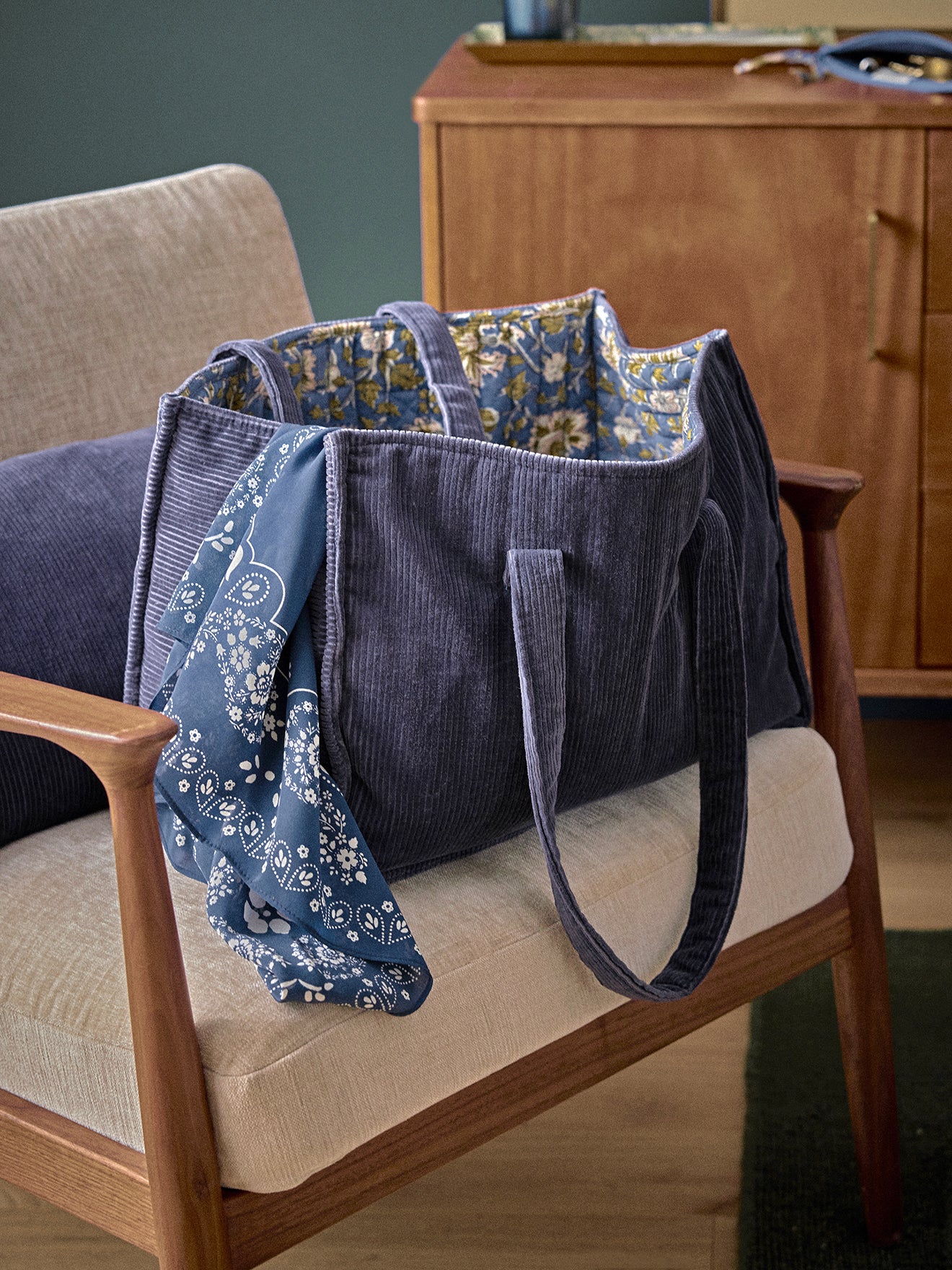 Sac cabas matelassé en velours côtelé