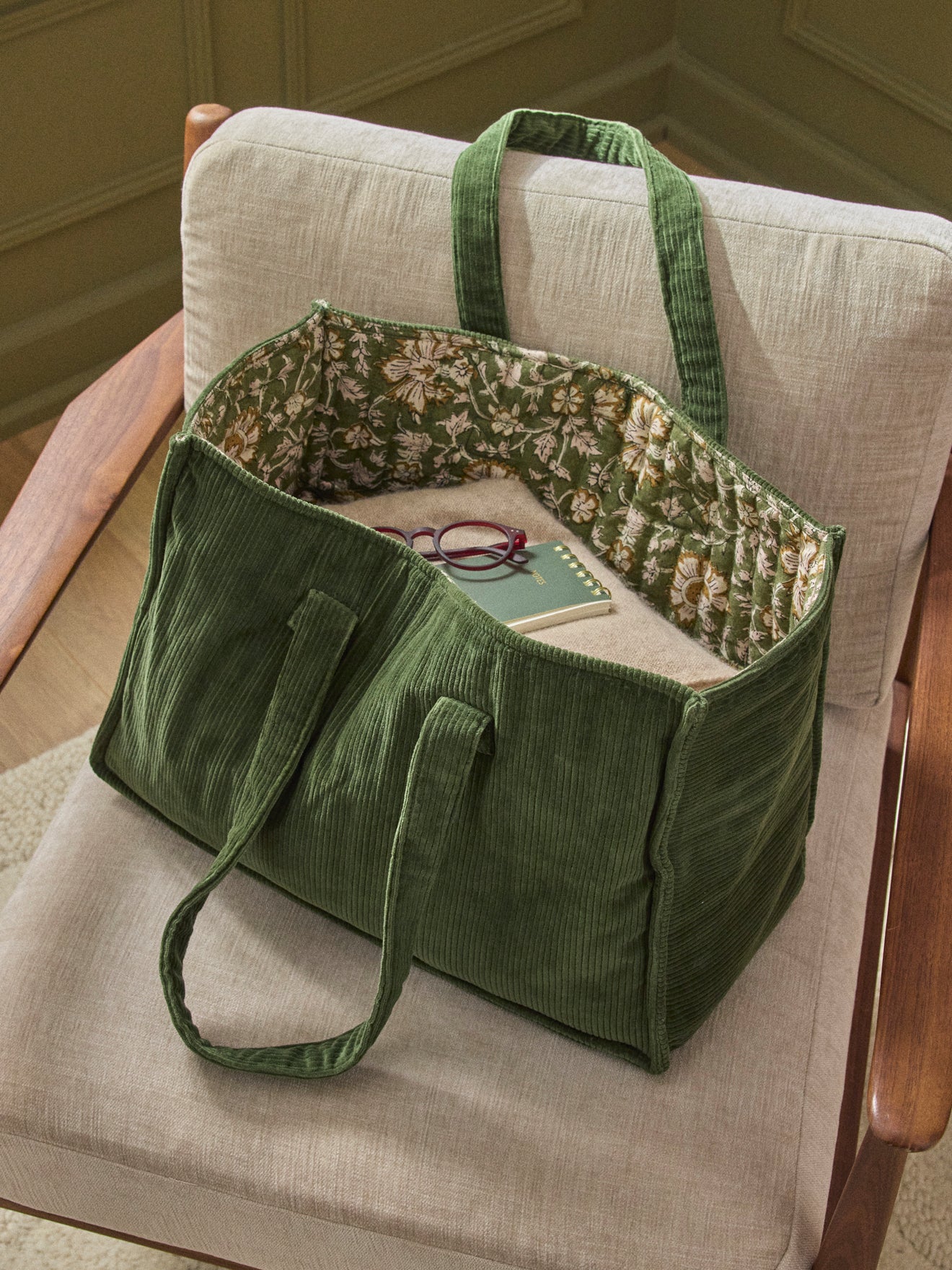 Sac cabas matelassé en velours côtelé