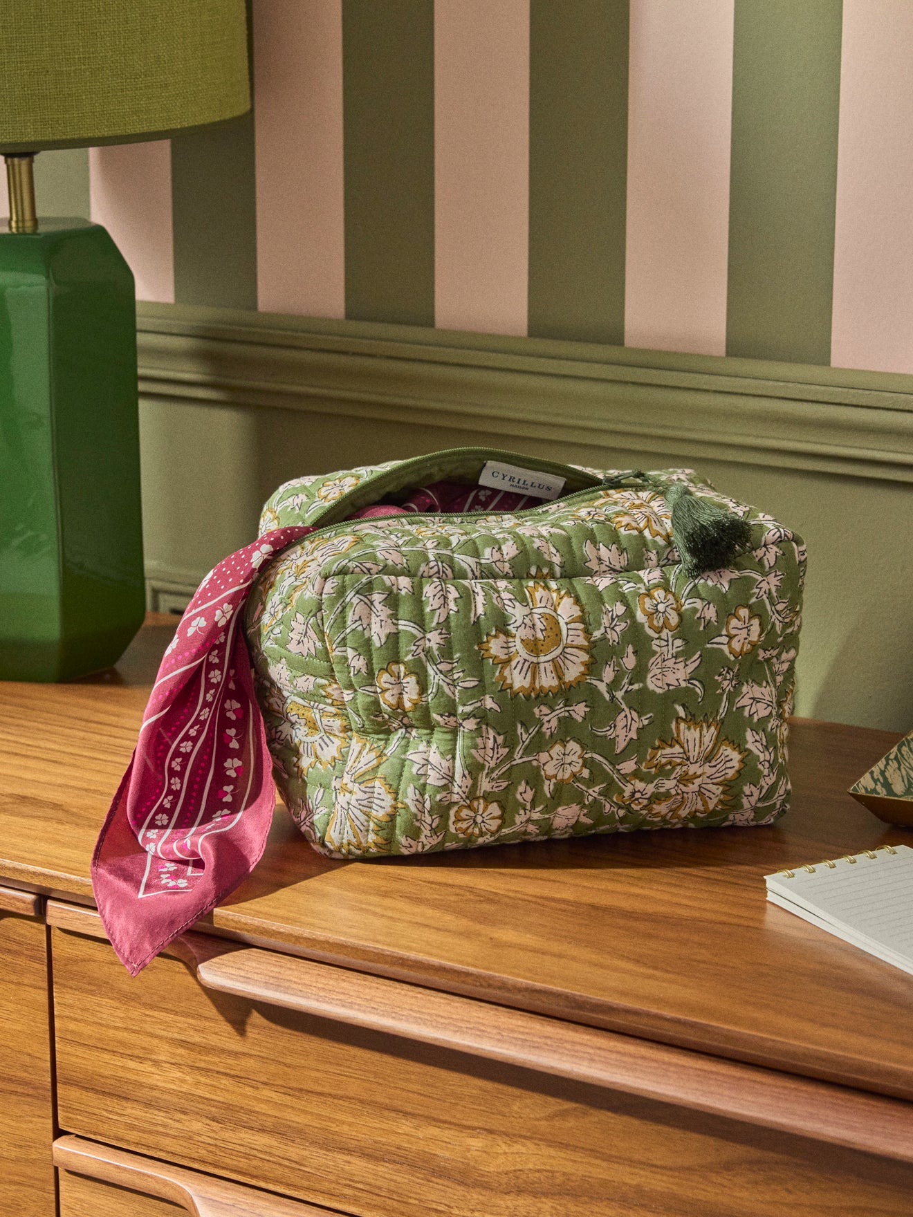 Quilted toiletries bag made with Indian fabric