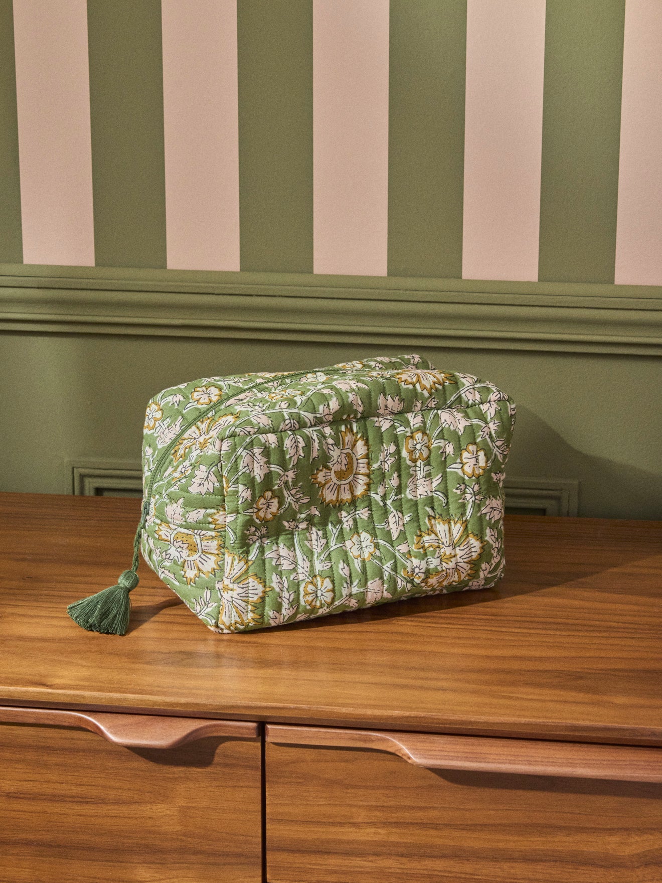 Quilted toiletries bag made with Indian fabric