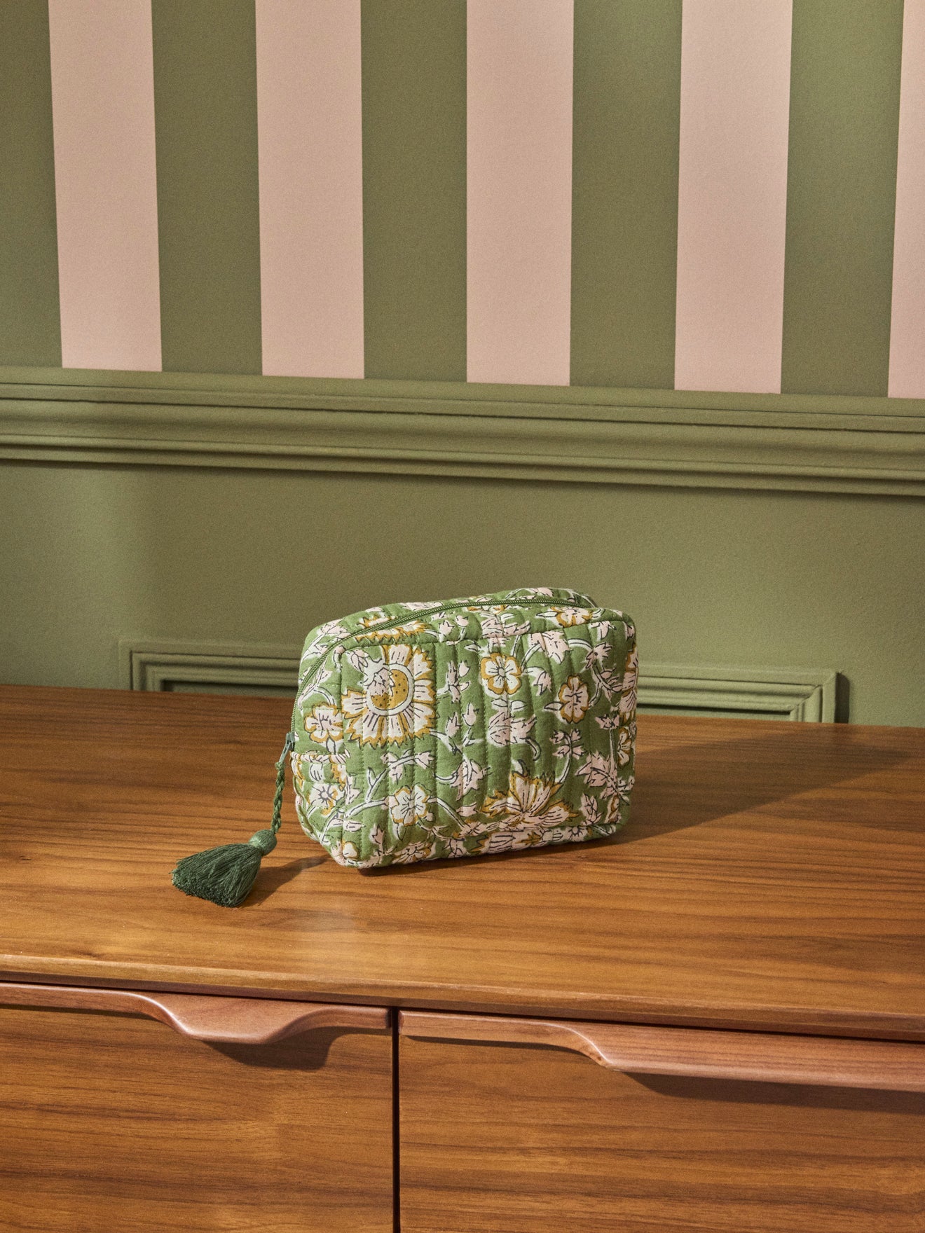 Quilted toiletries bag made with Indian fabric