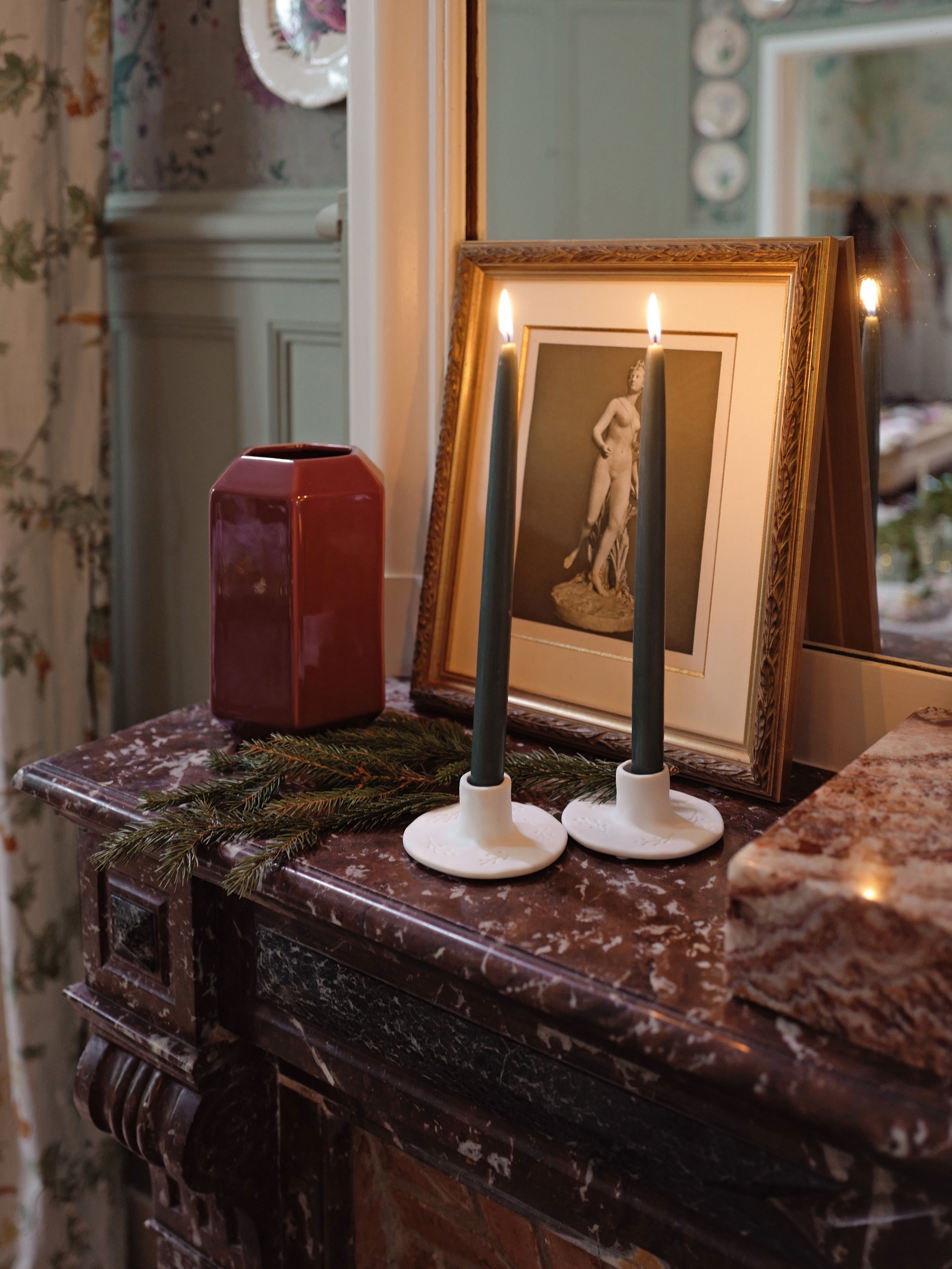 Leafy ceramic candleholder