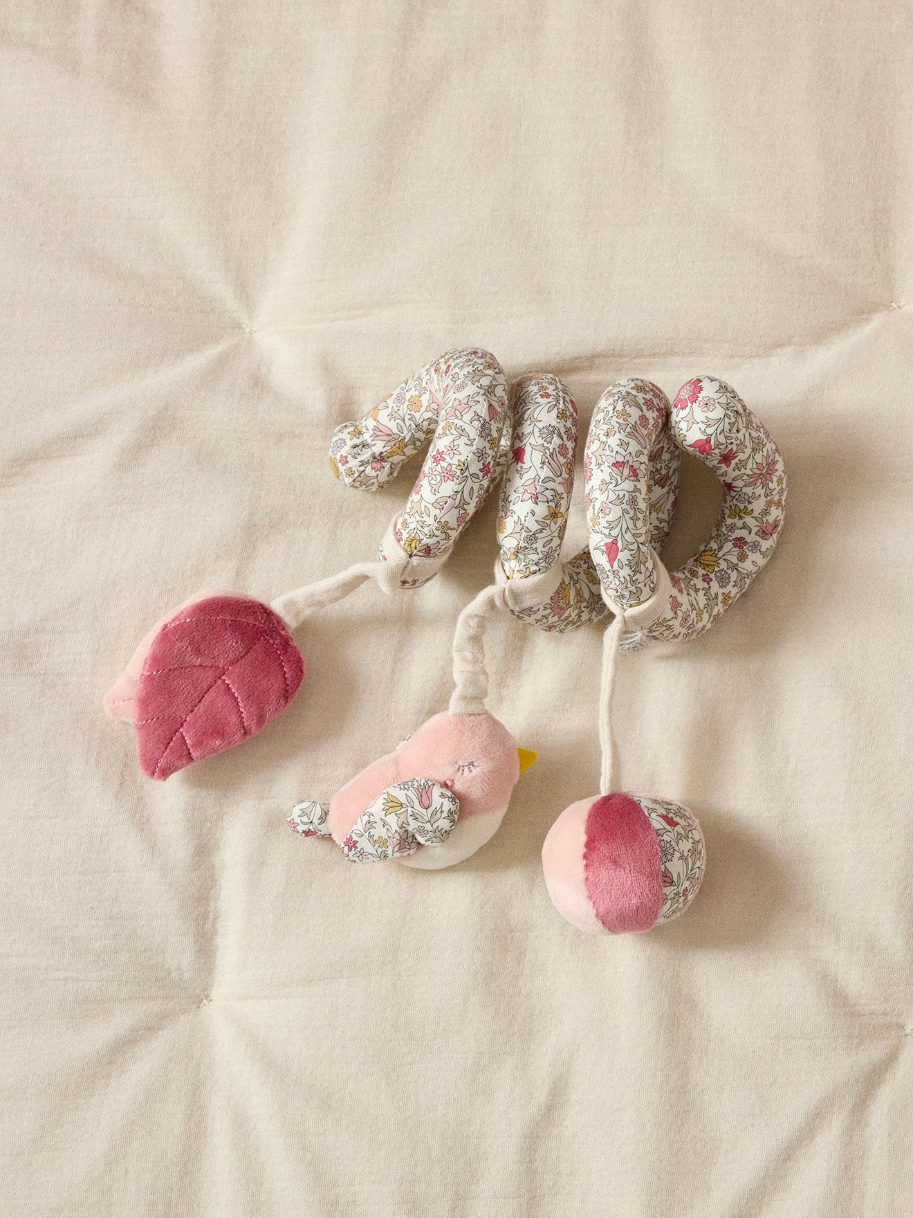 Spirale d'activités en velours et tissu Liberty