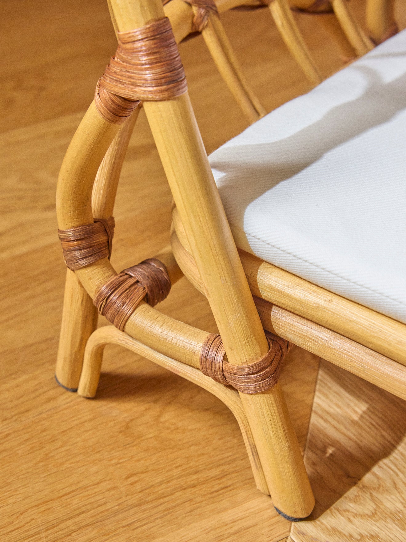 Céleste wicker doll bed