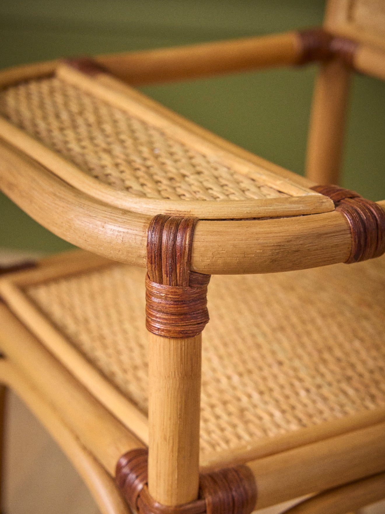 Wicker high chair for dolls