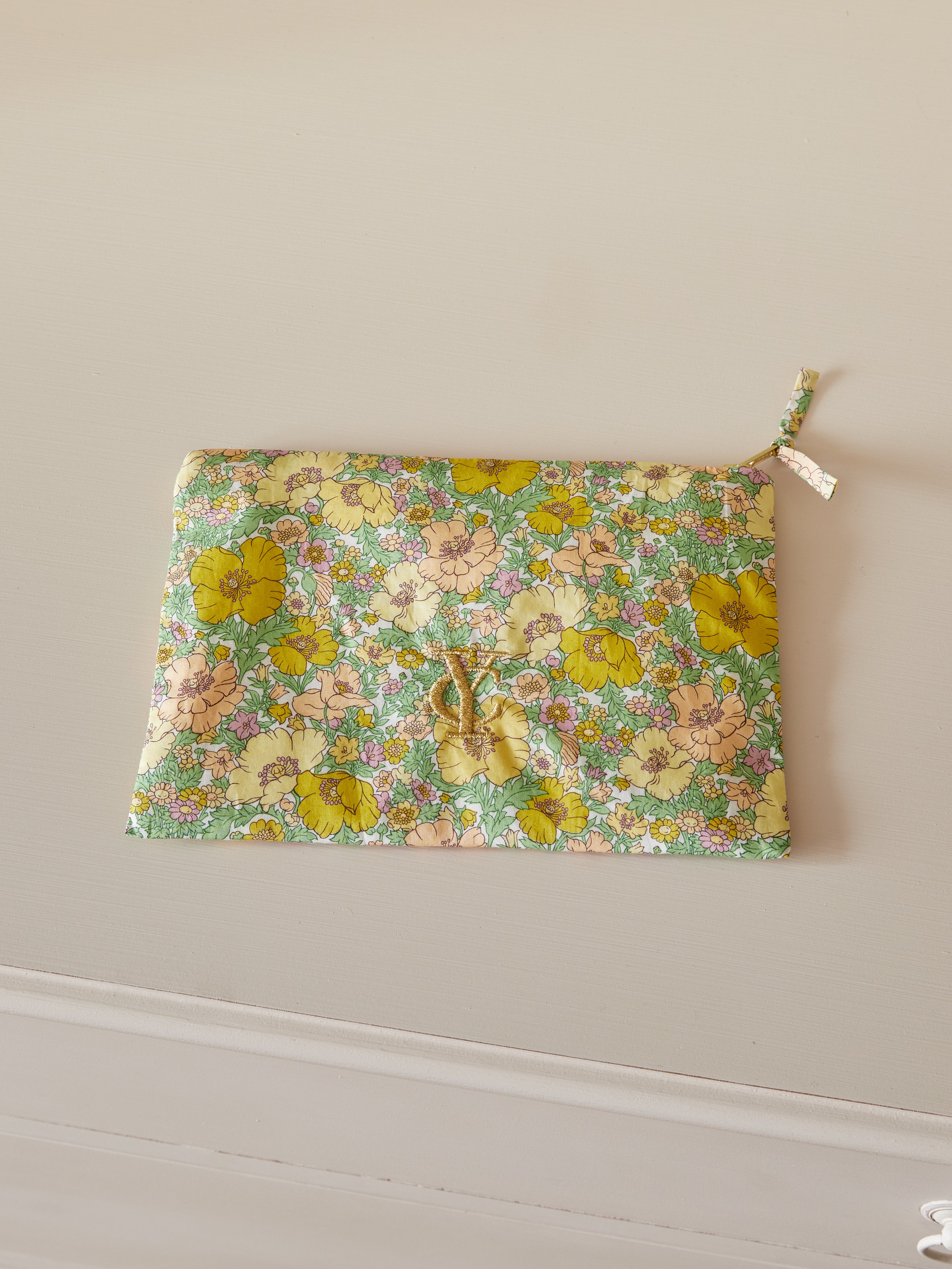 Pochette brodée en tissu Liberty - Vente Solidaire