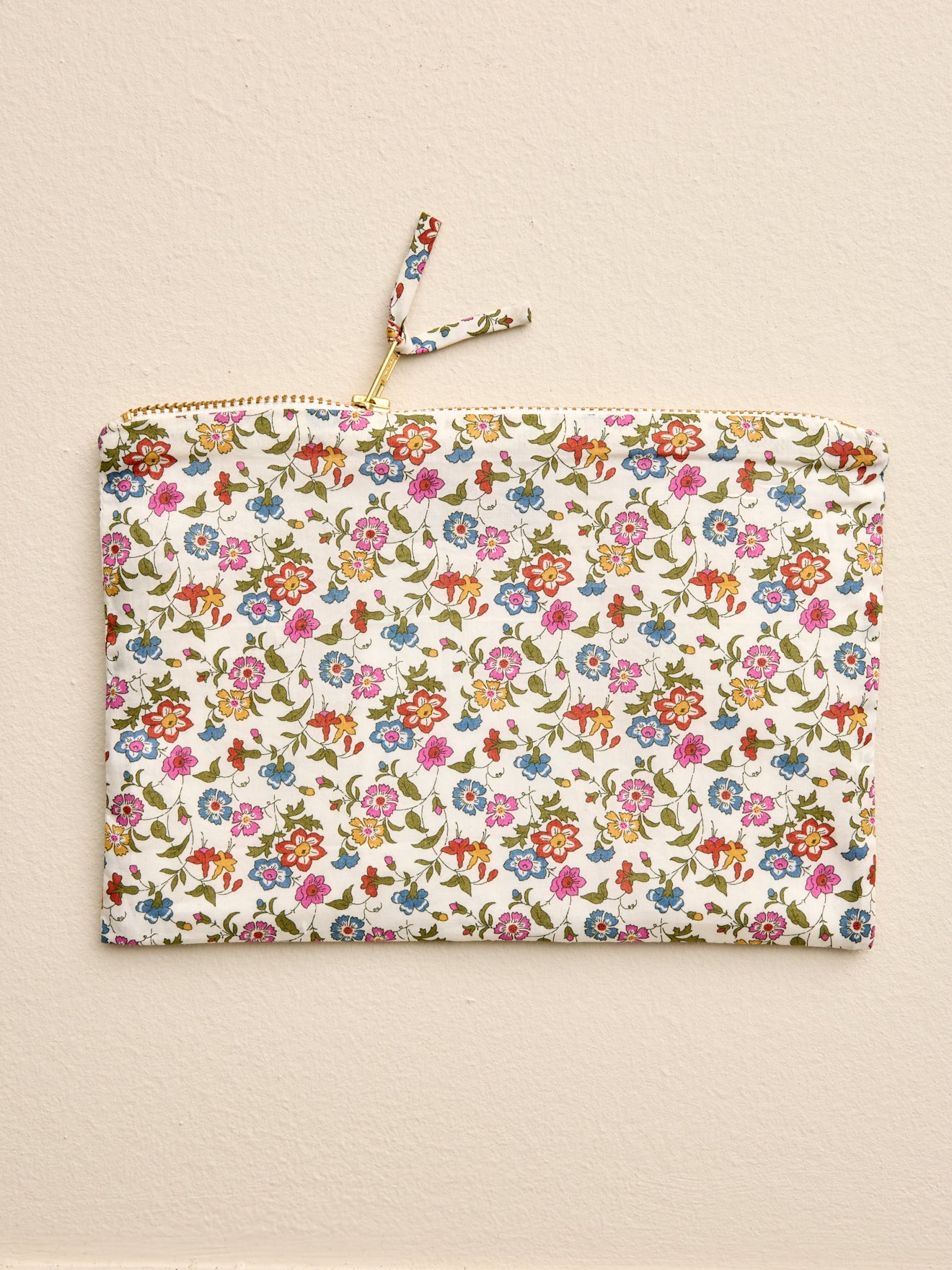 Pochette brodée en tissu Liberty - Vente Solidaire