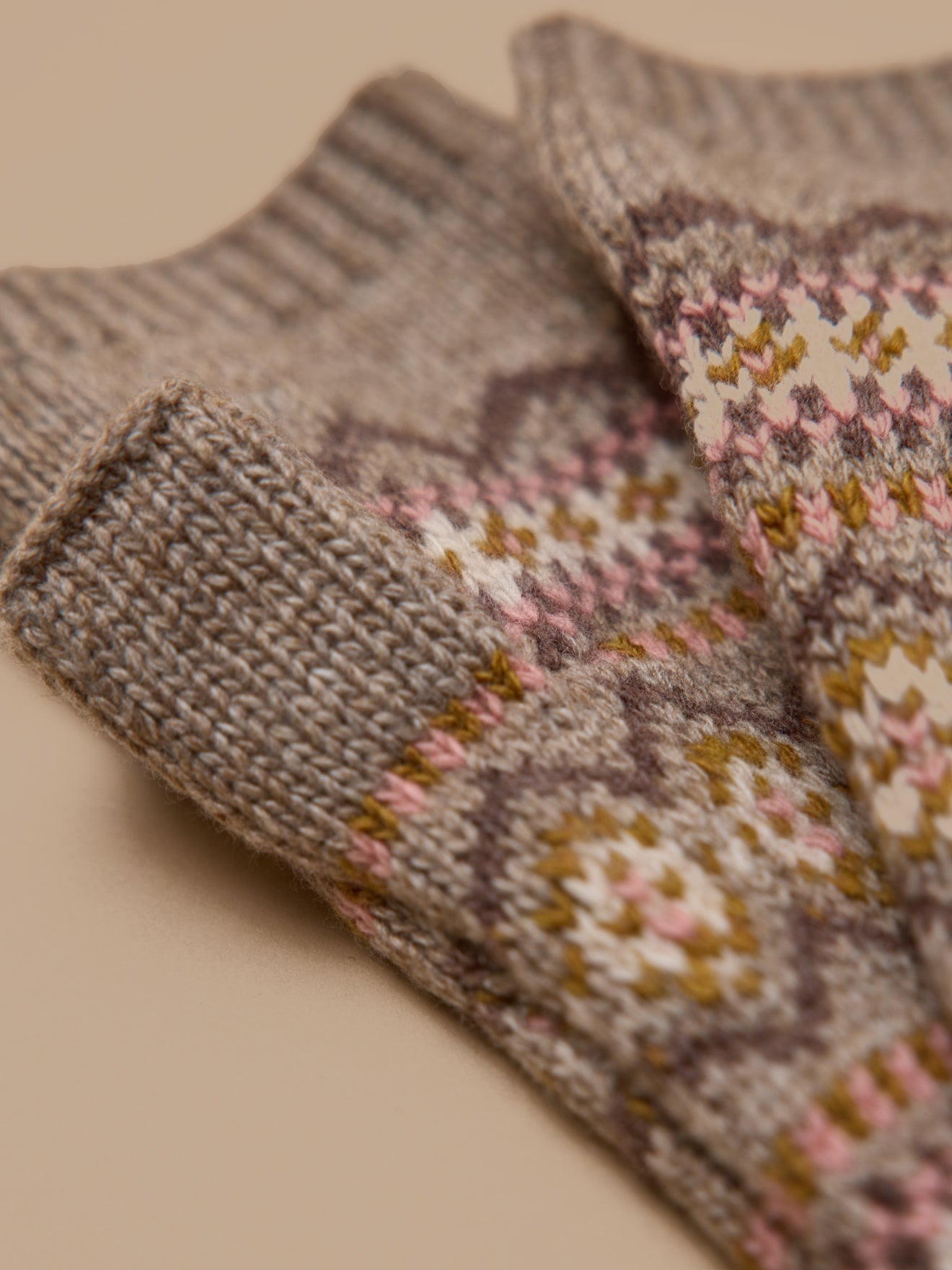 Women's jacquard fingerless gloves