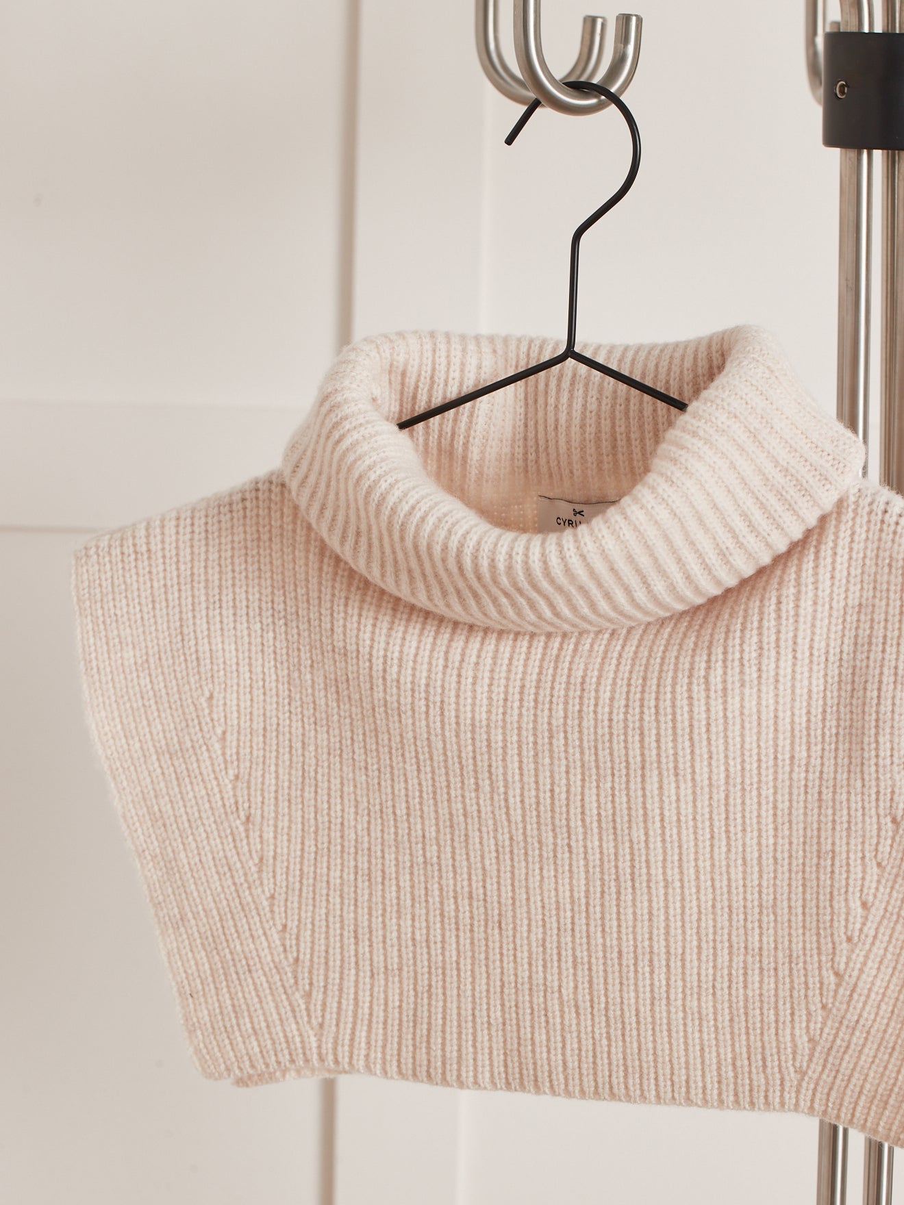 Women's roll neck
