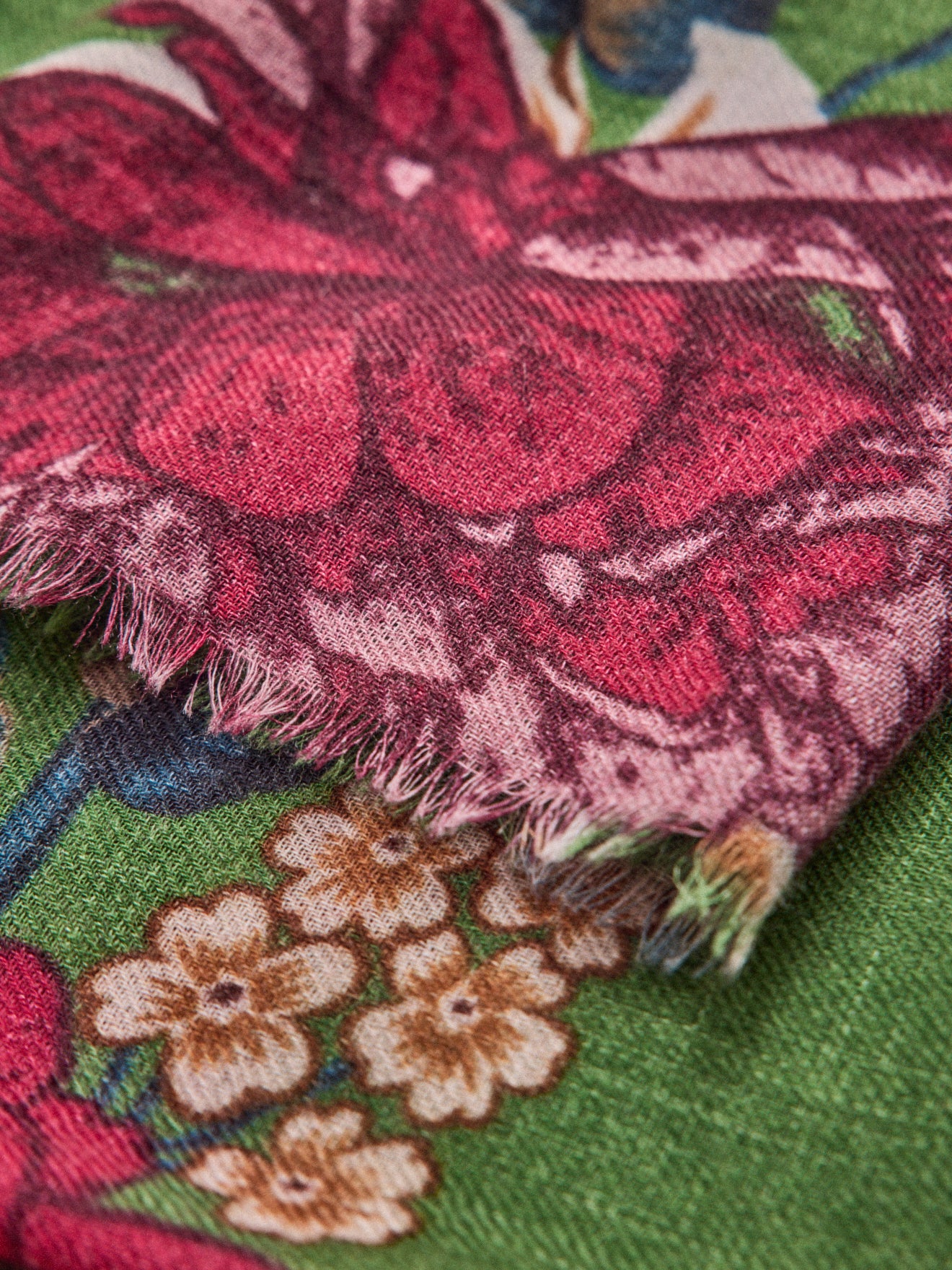 Women's wool print scarf