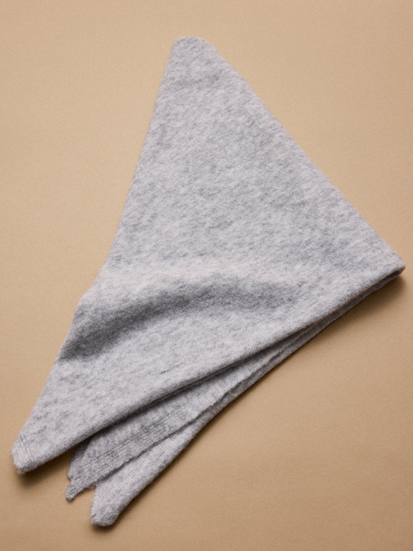 Adult's plain triangular scarf
