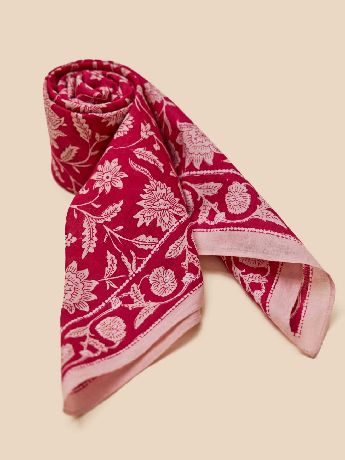 Women's Indian-print scarf