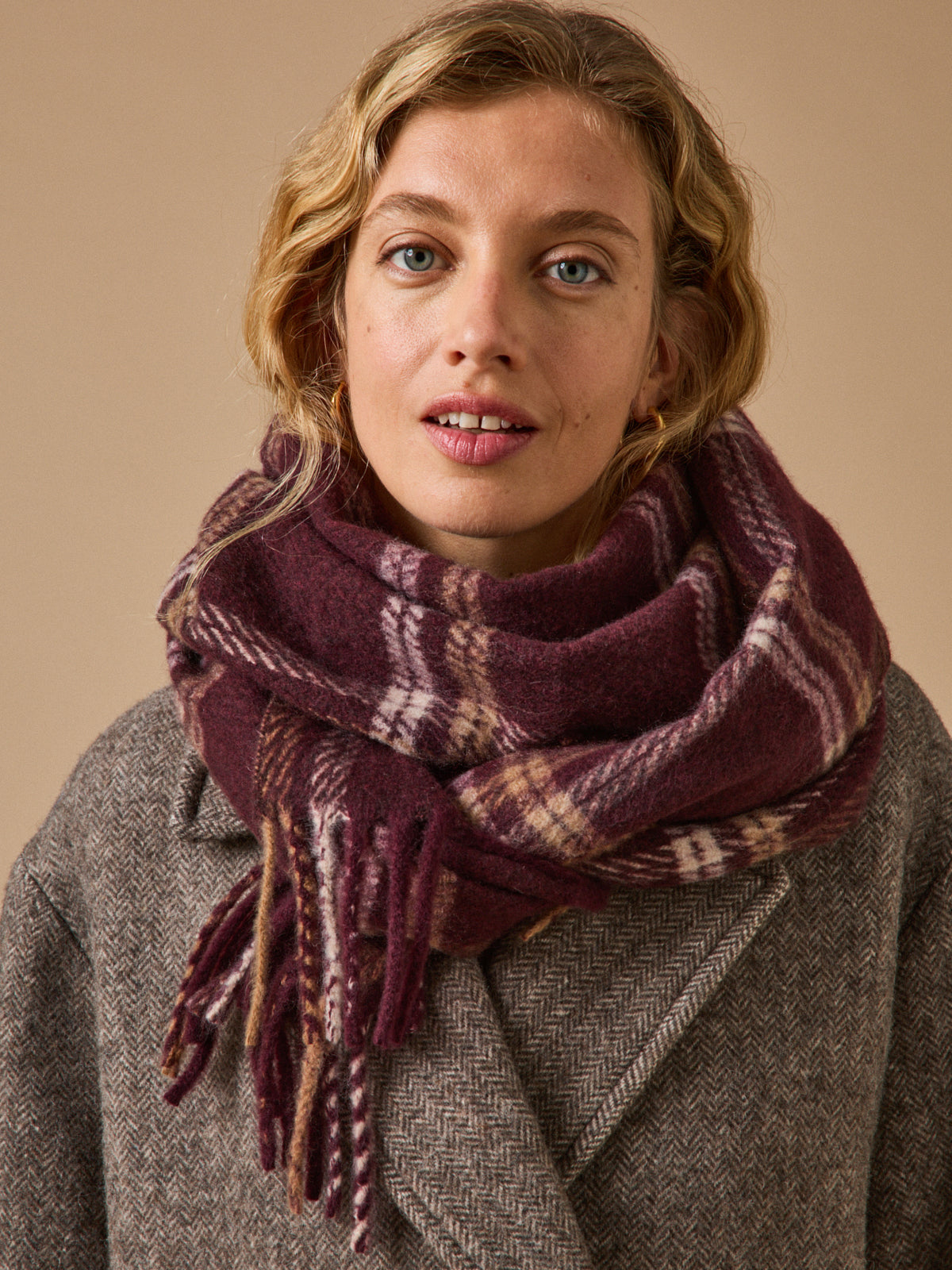 Women's checked scarf