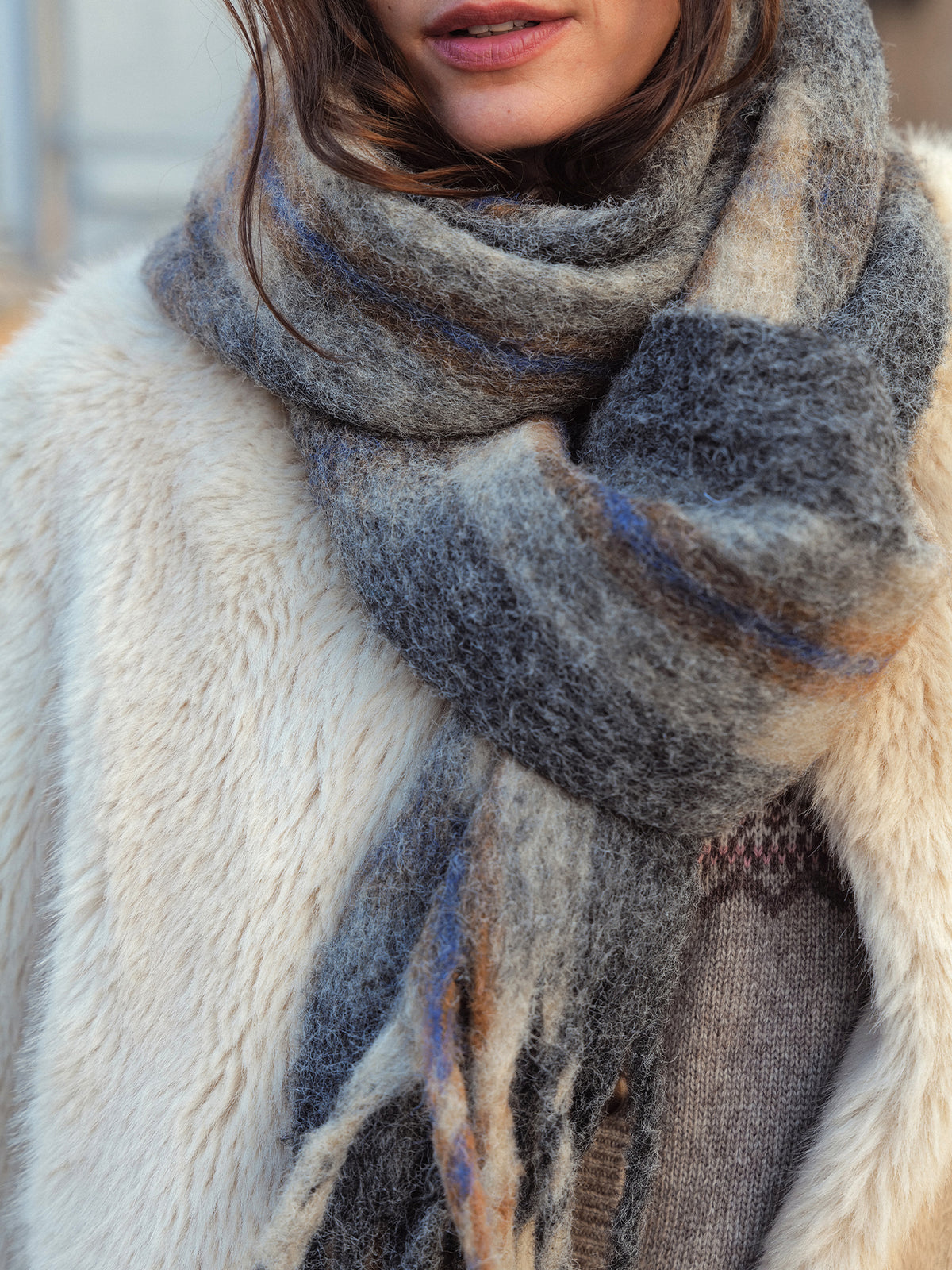 Women's checked scarf