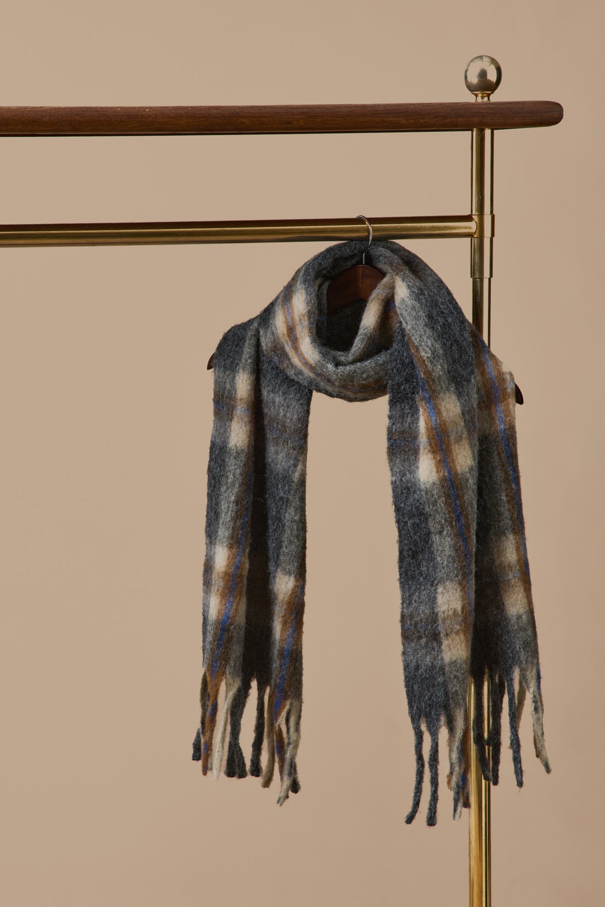 Women's checked scarf